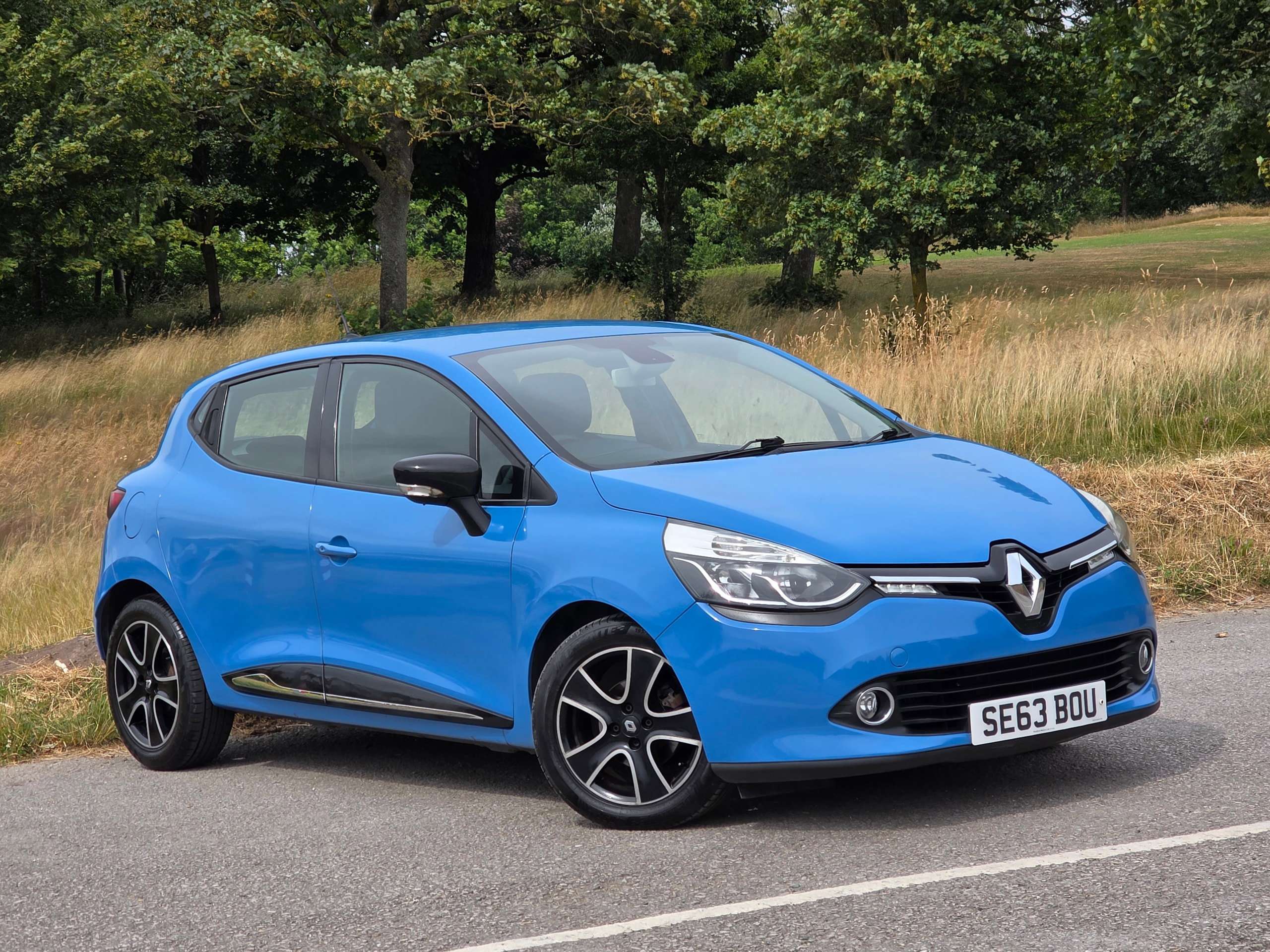 A 2014 RENAULT CLIO 1.5 dCi Dynamique MediaNav Hatchback 5dr Diesel Manual Euro 5 (s/s) (90 ps) A 2014 RENAULT CLIO 1.5 dCi Dynamique MediaNav Hatchback 5dr Diesel Manual Euro 5 (s/s) (90 ps)