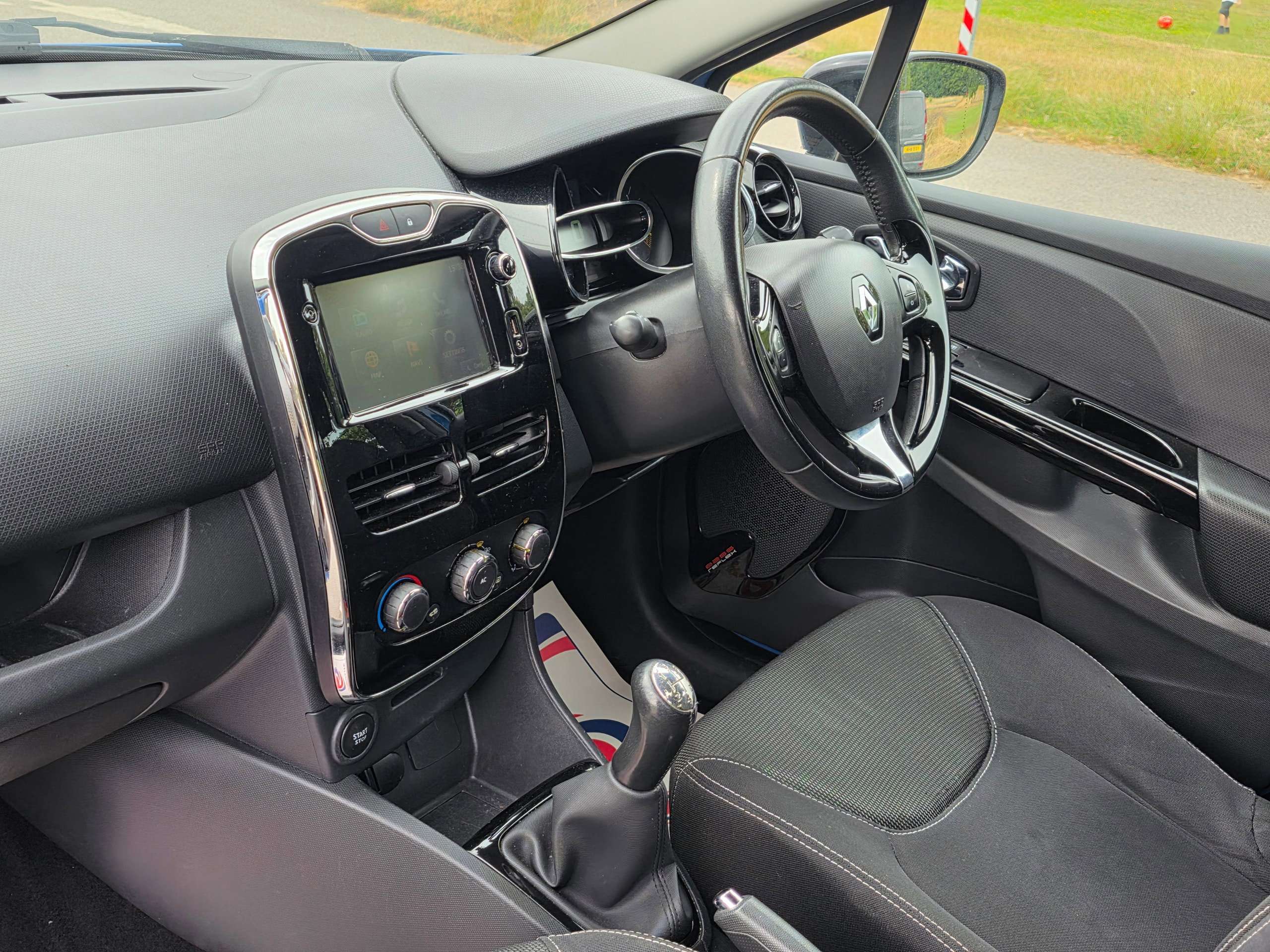 2014 RENAULT CLIO 2014 RENAULT CLIO