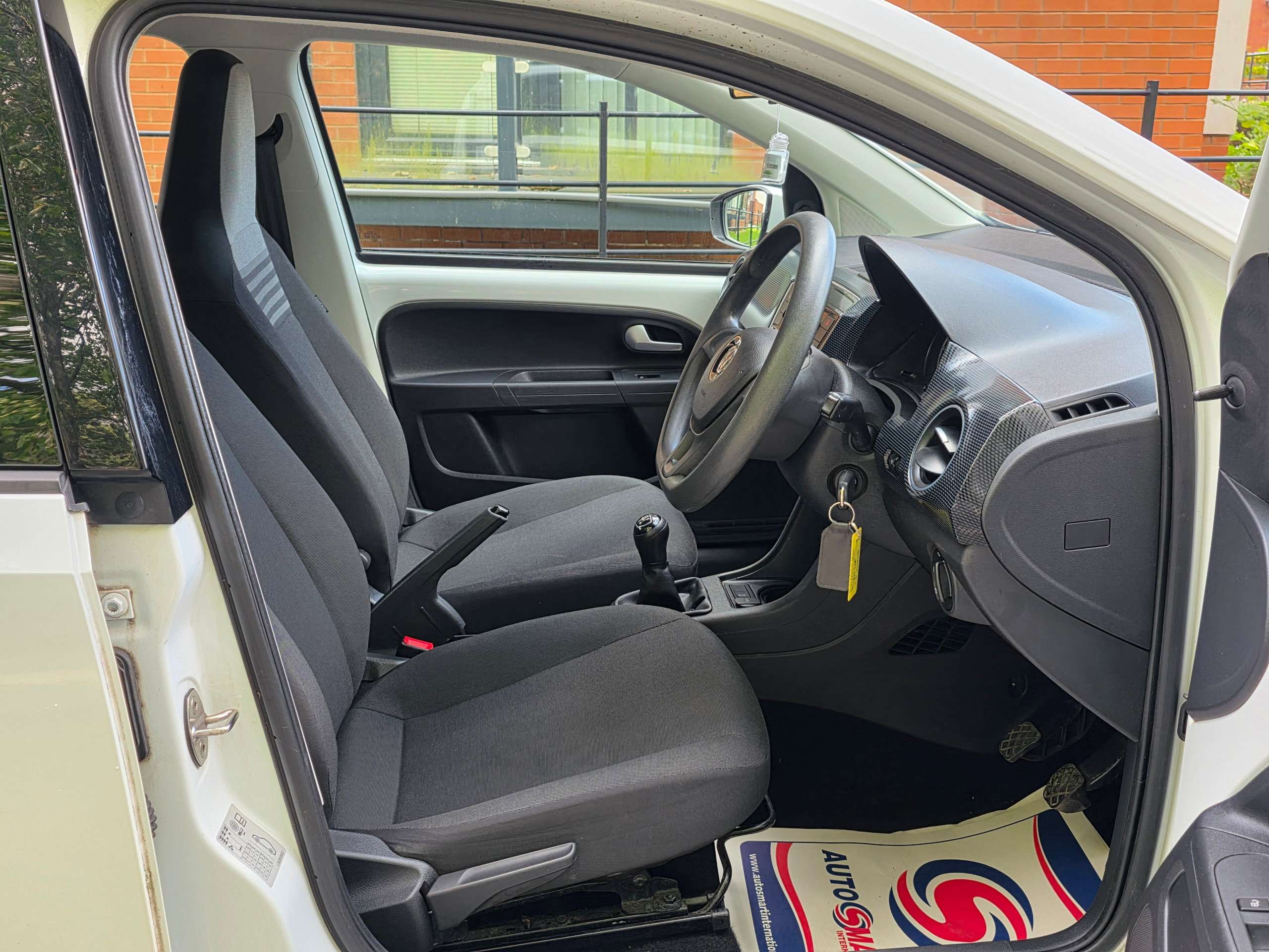 2019 VOLKSWAGEN UP! 2019 VOLKSWAGEN UP!