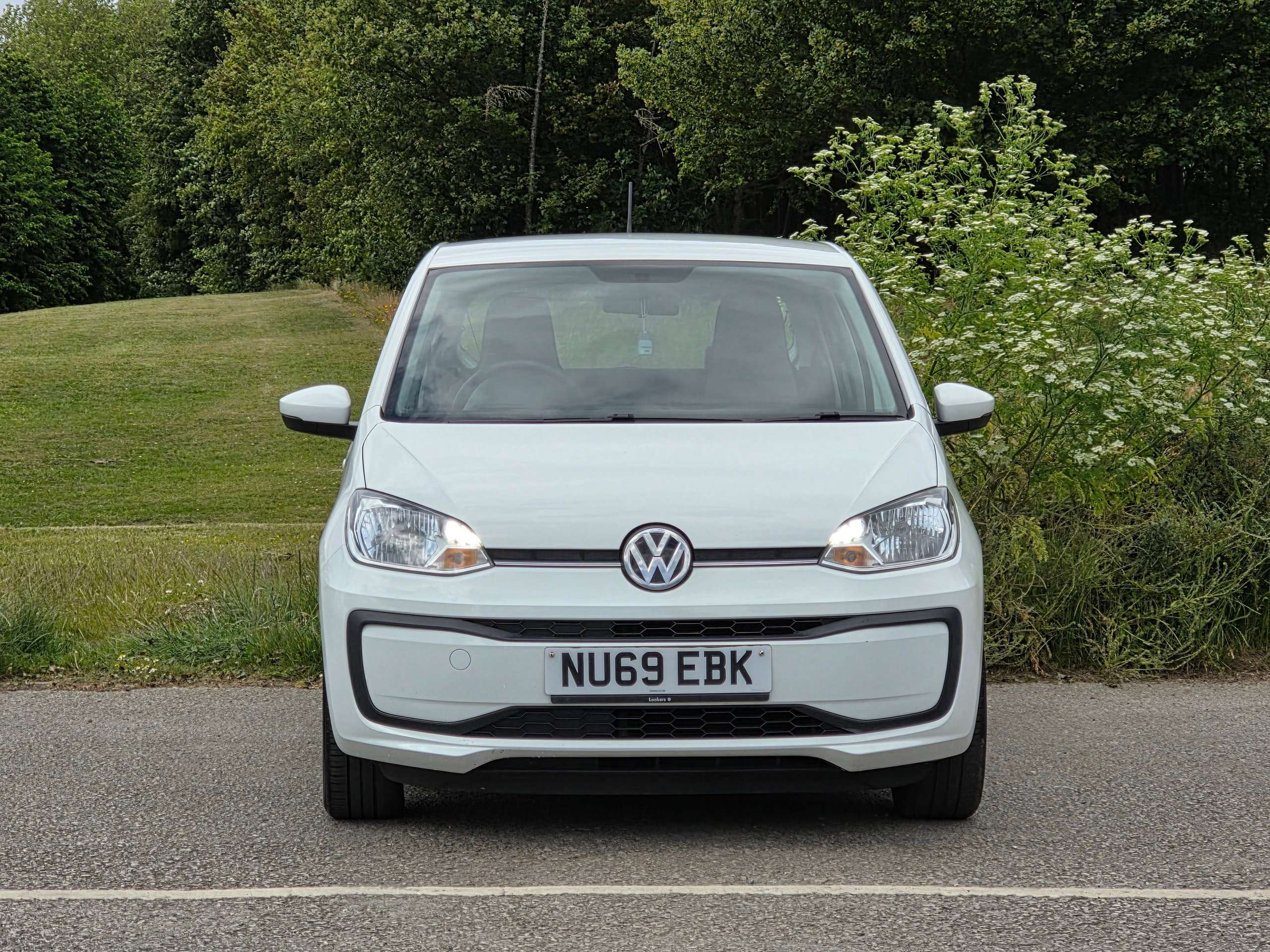 A 2019 VOLKSWAGEN UP! 1.0 Move up! Hatchback 5dr Petrol Manual Euro 6 (s/s) (60 ps) A 2019 VOLKSWAGEN UP! 1.0 Move up! Hatchback 5dr Petrol Manual Euro 6 (s/s) (60 ps)