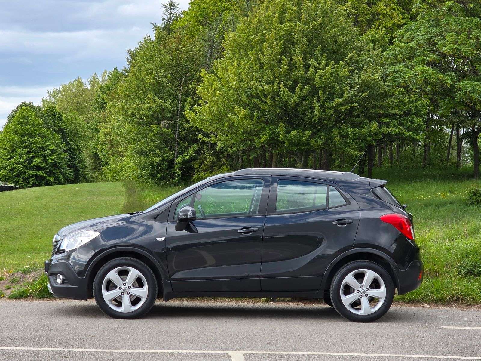 A 2014 VAUXHALL MOKKA 1.7 CDTi Exclusiv 4WD Euro 5 (s/s) 5dr A 2014 VAUXHALL MOKKA 1.7 CDTi Exclusiv 4WD Euro 5 (s/s) 5dr