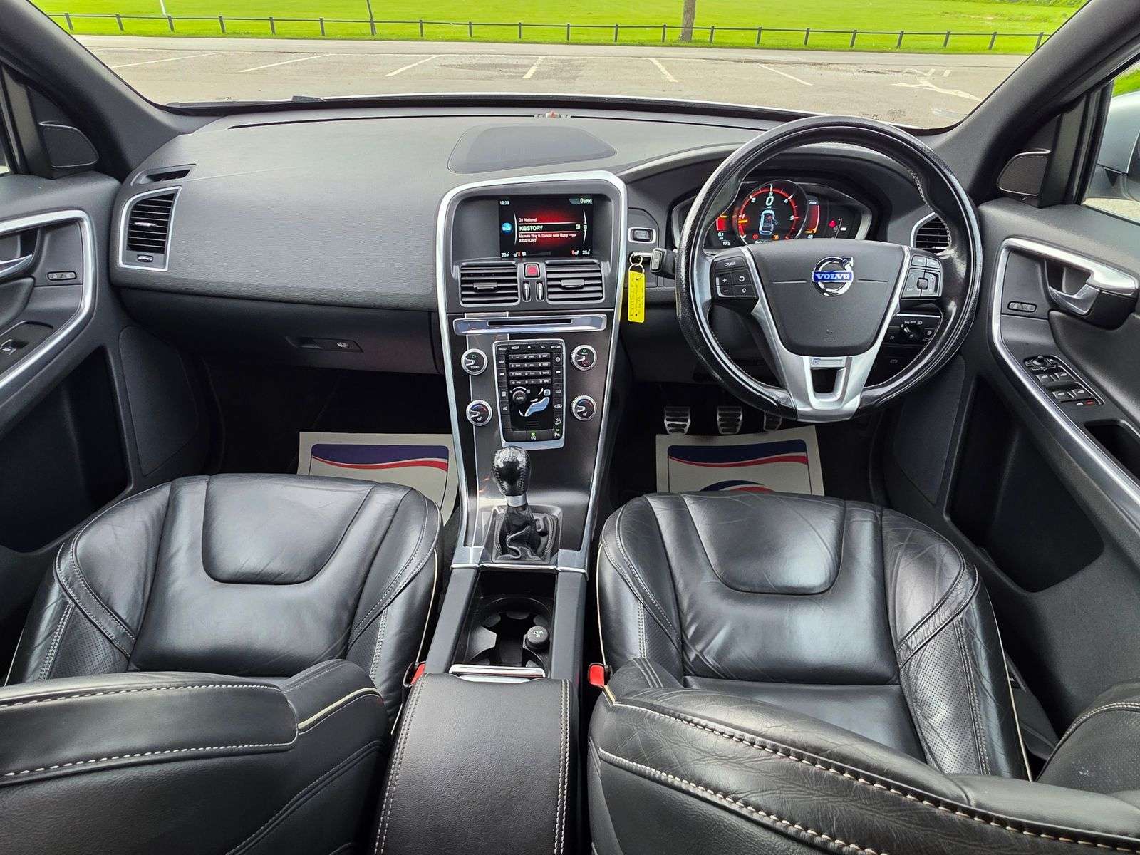 2015 VOLVO XC60 2015 VOLVO XC60