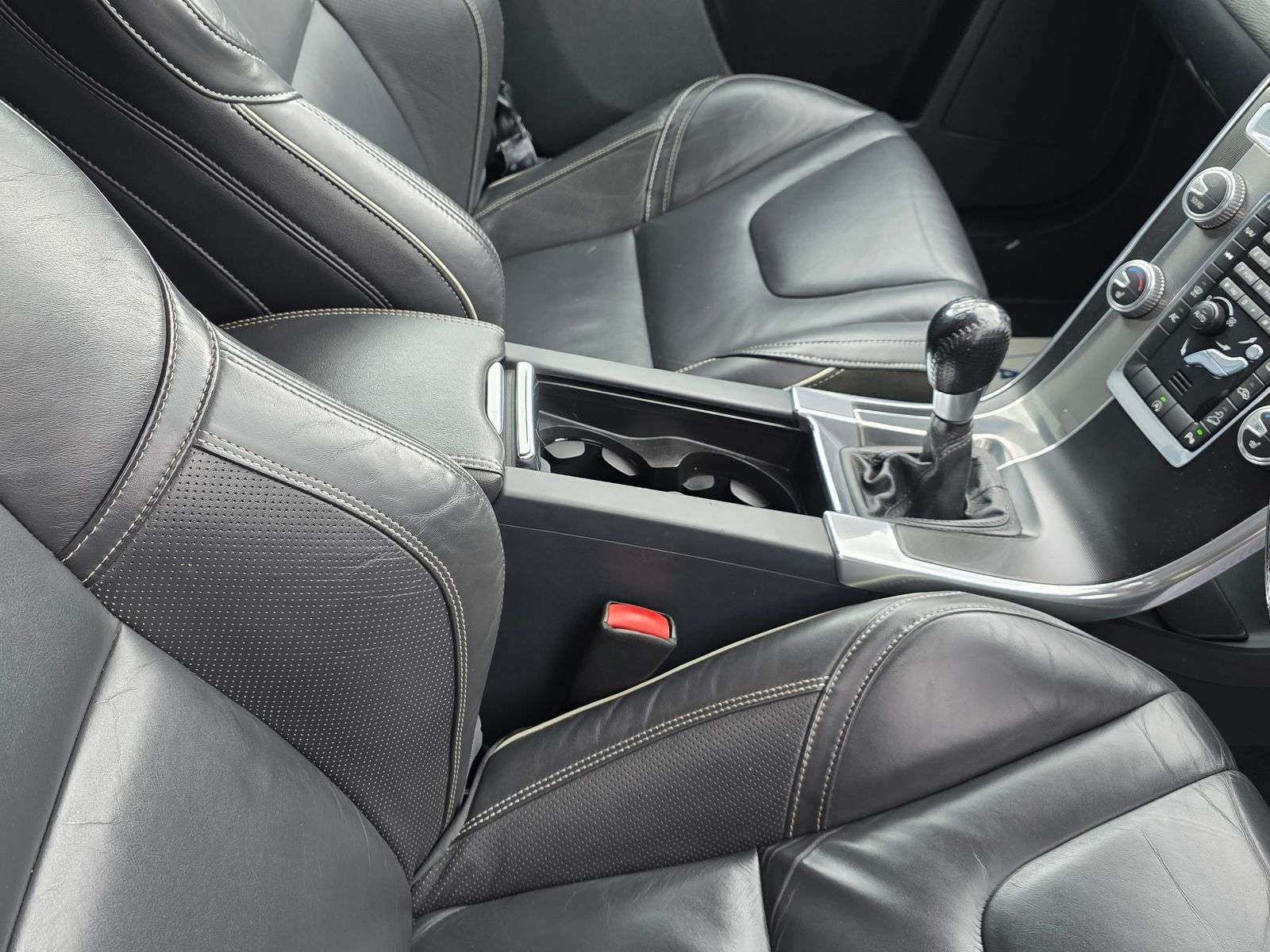 2015 VOLVO XC60 2015 VOLVO XC60