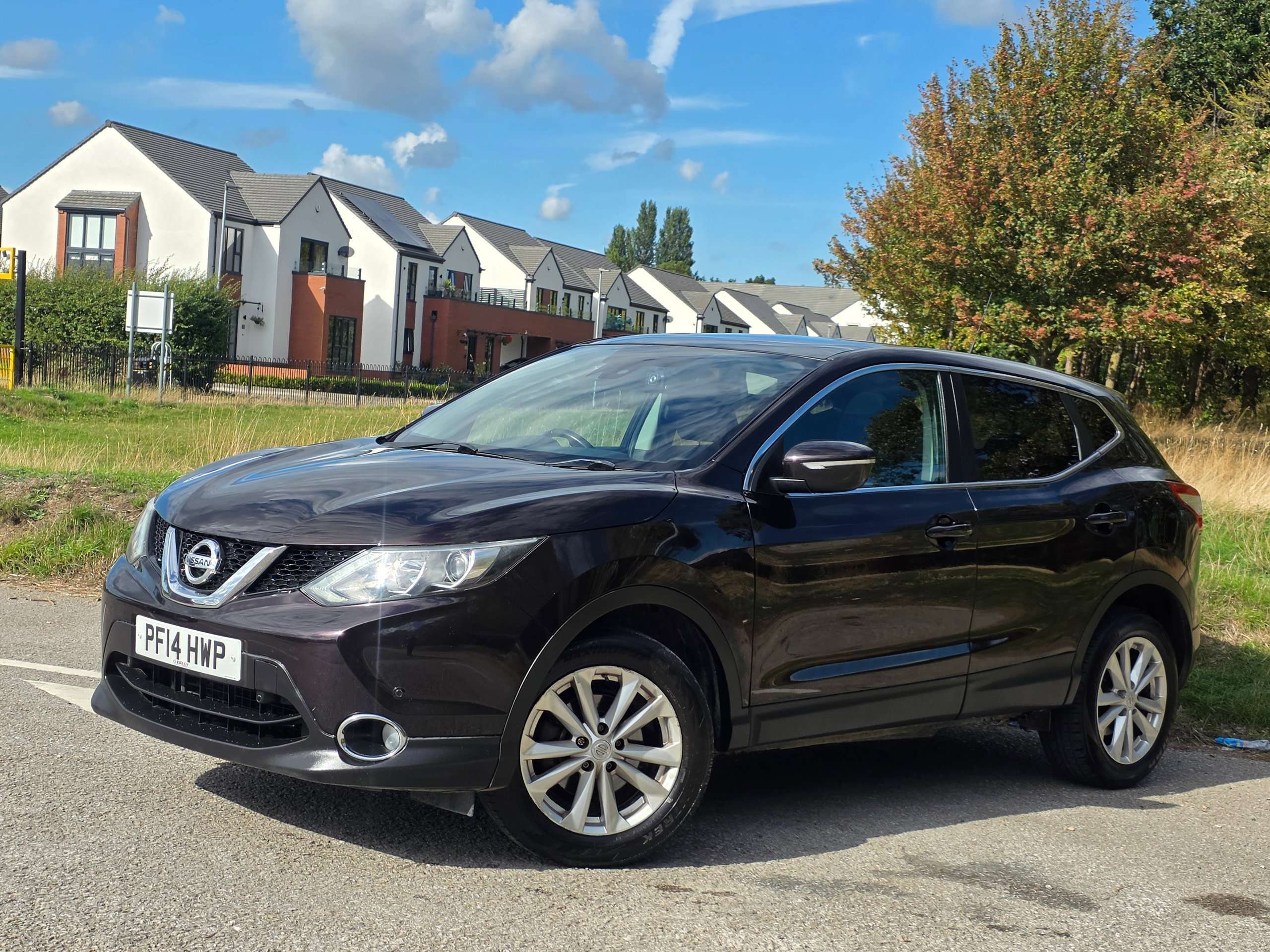 A 2014 NISSAN QASHQAI 1.5 dCi Acenta Premium SUV 5dr Diesel Manual 2WD Euro 5 (s/s) (110 ps) A 2014 NISSAN QASHQAI 1.5 dCi Acenta Premium SUV 5dr Diesel Manual 2WD Euro 5 (s/s) (110 ps)