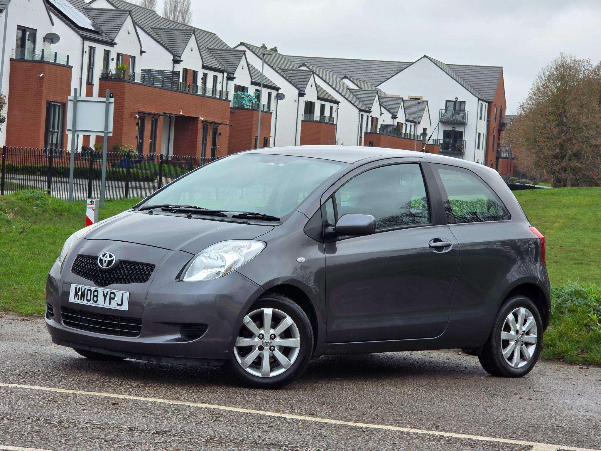 A 2008 TOYOTA YARIS 1.3 VVT-i TR 3dr A 2008 TOYOTA YARIS 1.3 VVT-i TR 3dr