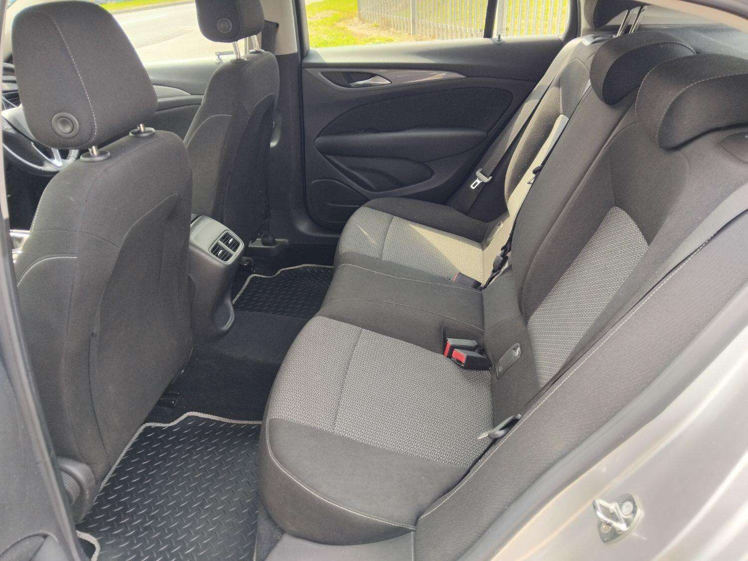 2017 VAUXHALL INSIGNIA 2017 VAUXHALL INSIGNIA