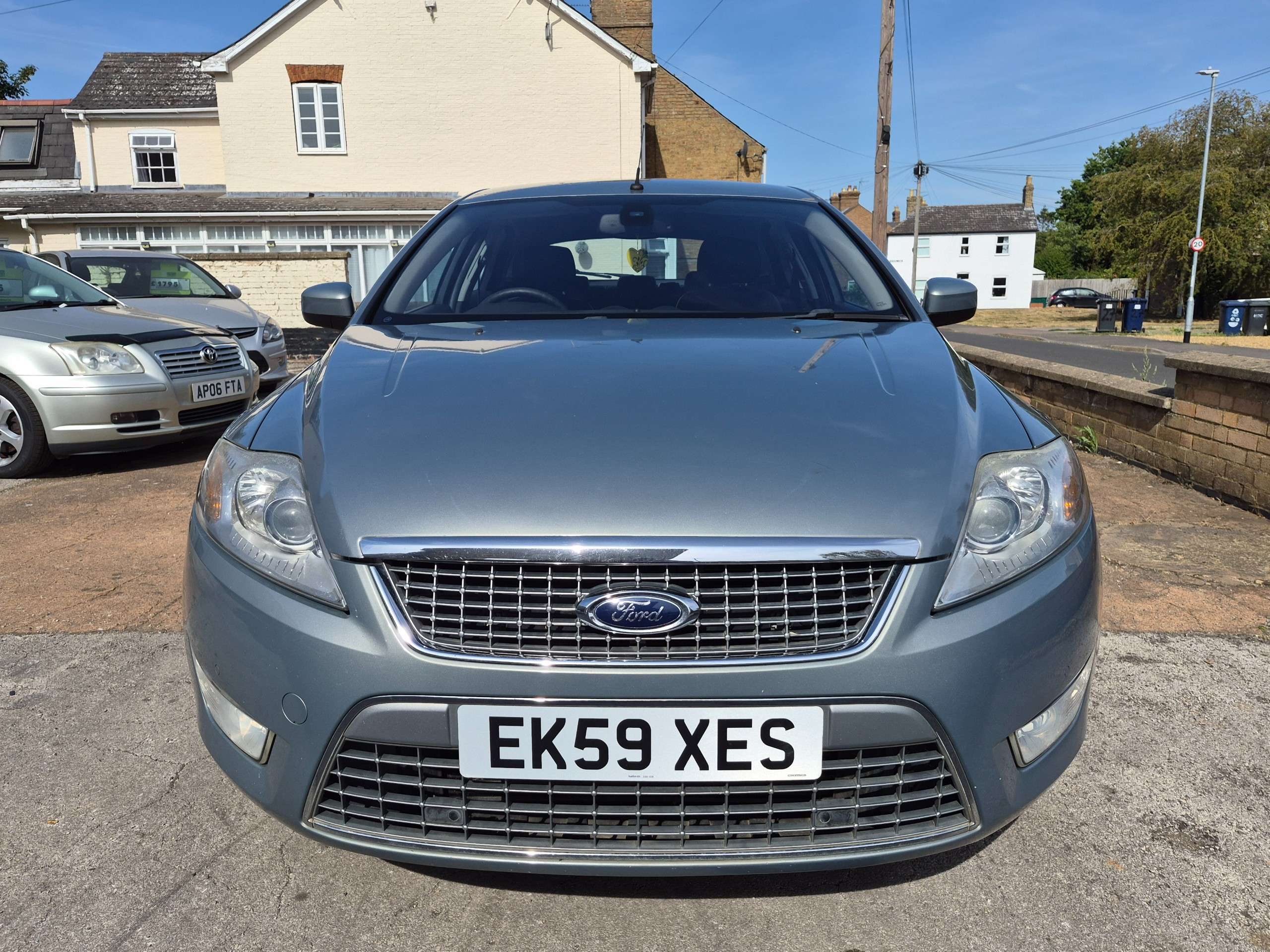 A 2009 FORD MONDEO 2.0 TDCi Titanium X Hatchback 5dr Diesel Automatic (187 g/km, 138 bhp) A 2009 FORD MONDEO 2.0 TDCi Titanium X Hatchback 5dr Diesel Automatic (187 g/km, 138 bhp)