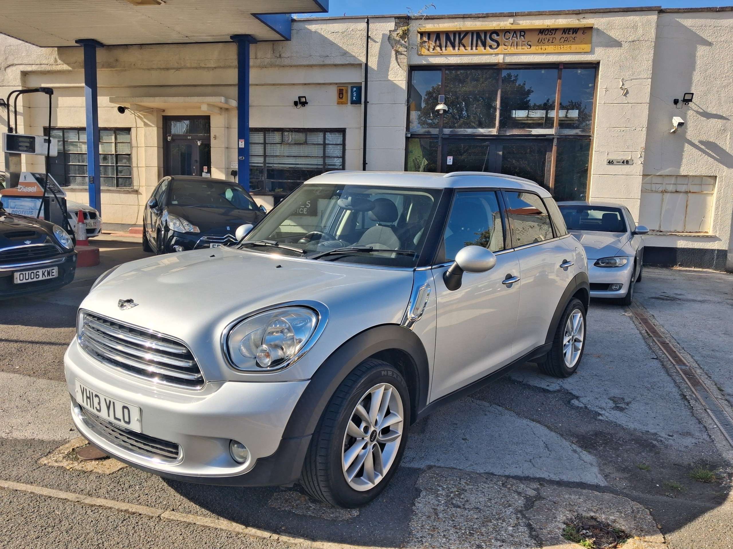 A 2013 MINI COUNTRYMAN 1.6 Cooper SUV 5dr Petrol Manual Euro 6 (s/s) (122 ps) A 2013 MINI COUNTRYMAN 1.6 Cooper SUV 5dr Petrol Manual Euro 6 (s/s) (122 ps)