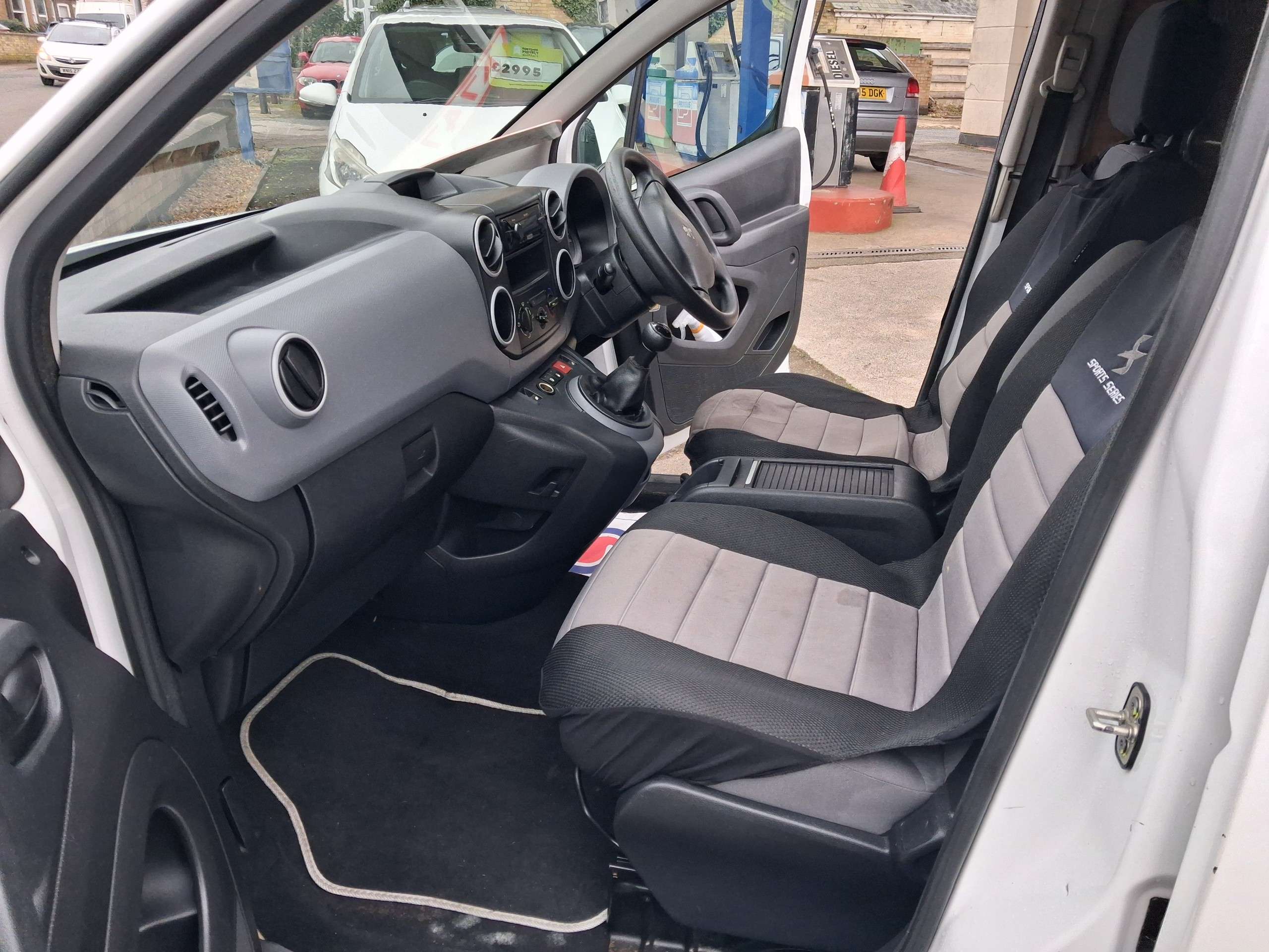 2015 PEUGEOT PARTNER 2015 PEUGEOT PARTNER