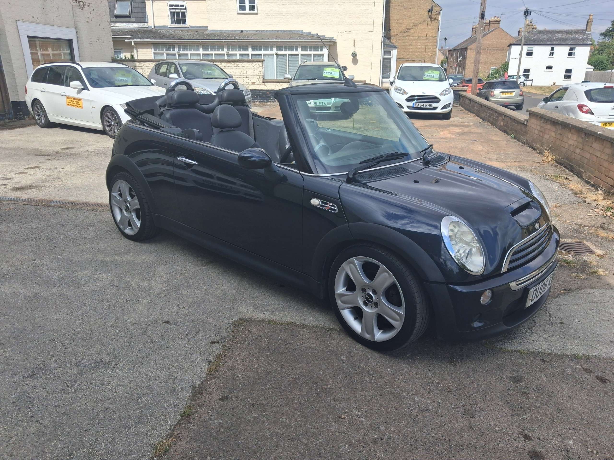 A 2006 MINI CONVERTIBLE 1.6 Cooper S Convertible 2dr Petrol Manual Euro 4 (163 bhp) A 2006 MINI CONVERTIBLE 1.6 Cooper S Convertible 2dr Petrol Manual Euro 4 (163 bhp)