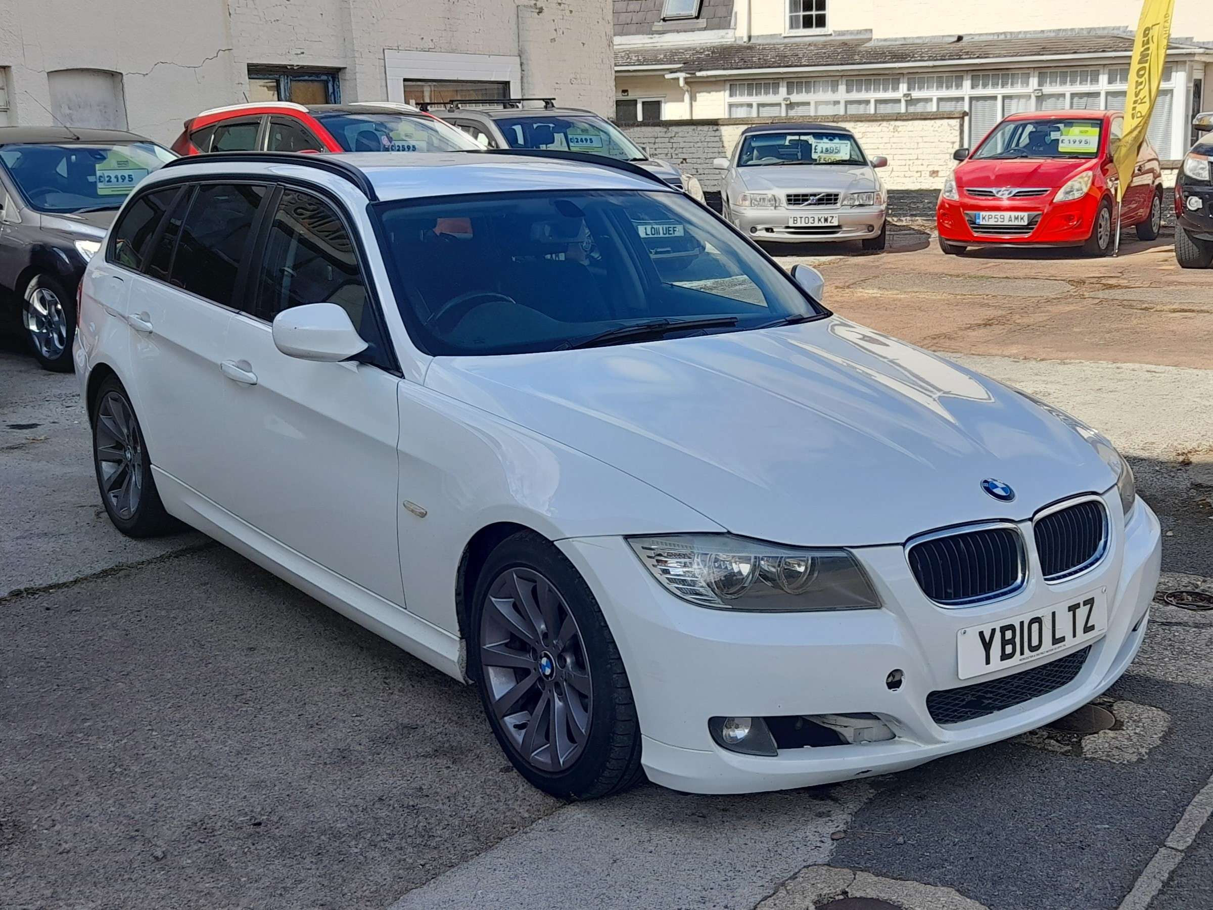 A 2010 BMW 3 SERIES 2.0 318d SE Touring 5dr Diesel Manual Euro 5 (143 ps) A 2010 BMW 3 SERIES 2.0 318d SE Touring 5dr Diesel Manual Euro 5 (143 ps)