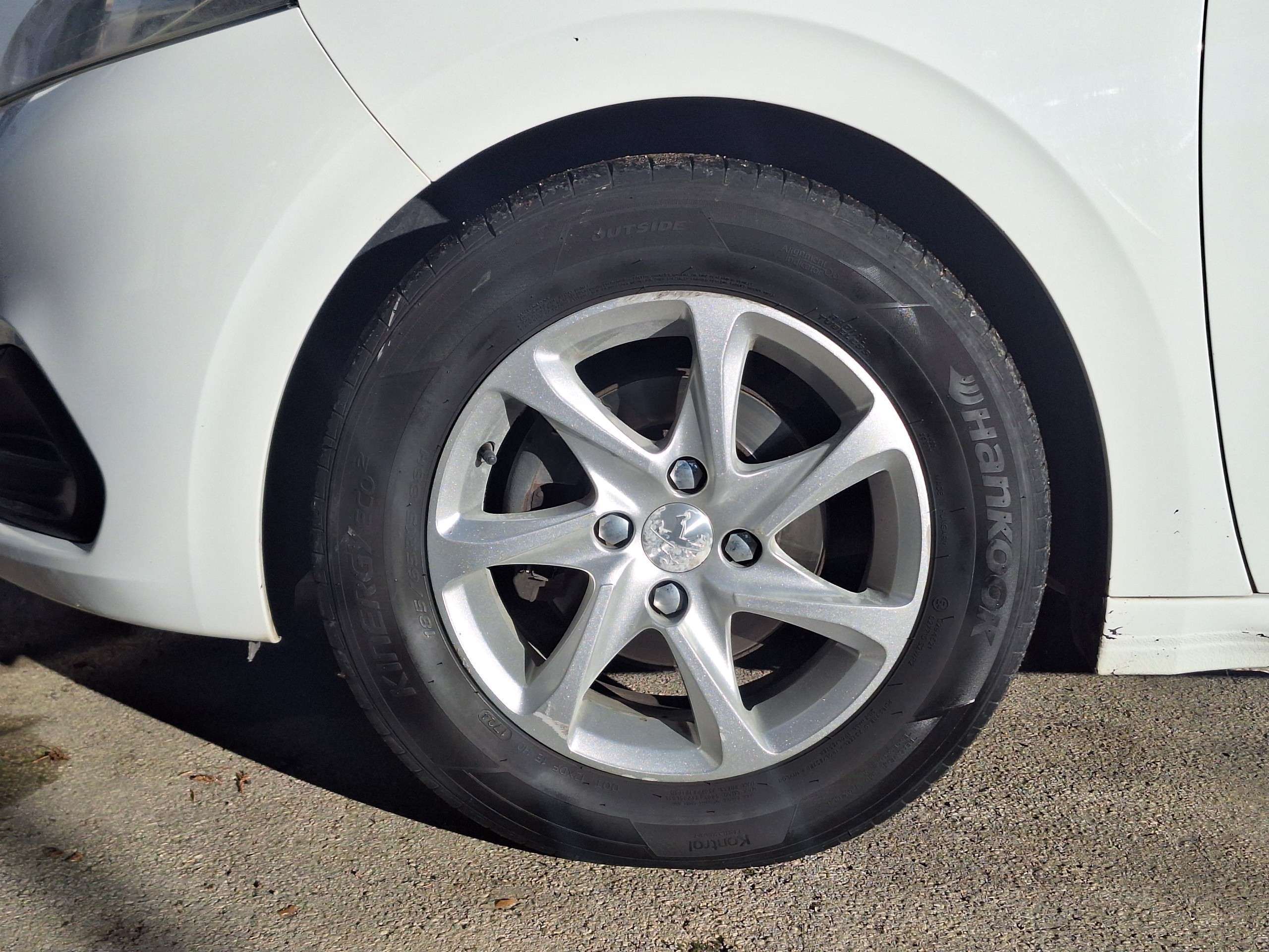 2015 PEUGEOT 208 2015 PEUGEOT 208