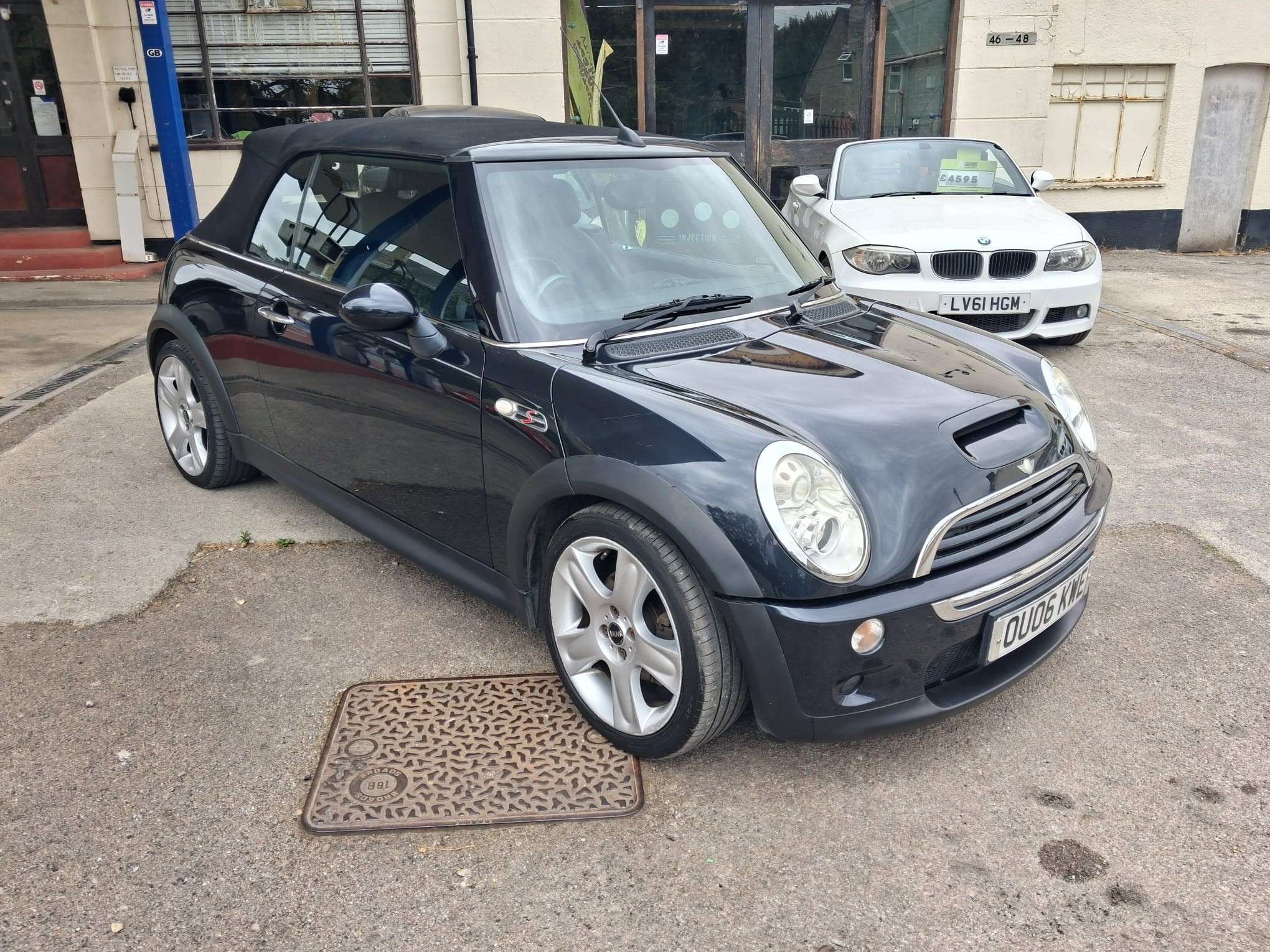 A 2006 MINI CONVERTIBLE 1.6 Cooper S Convertible 2dr Petrol Manual Euro 4 (163 bhp) A 2006 MINI CONVERTIBLE 1.6 Cooper S Convertible 2dr Petrol Manual Euro 4 (163 bhp)