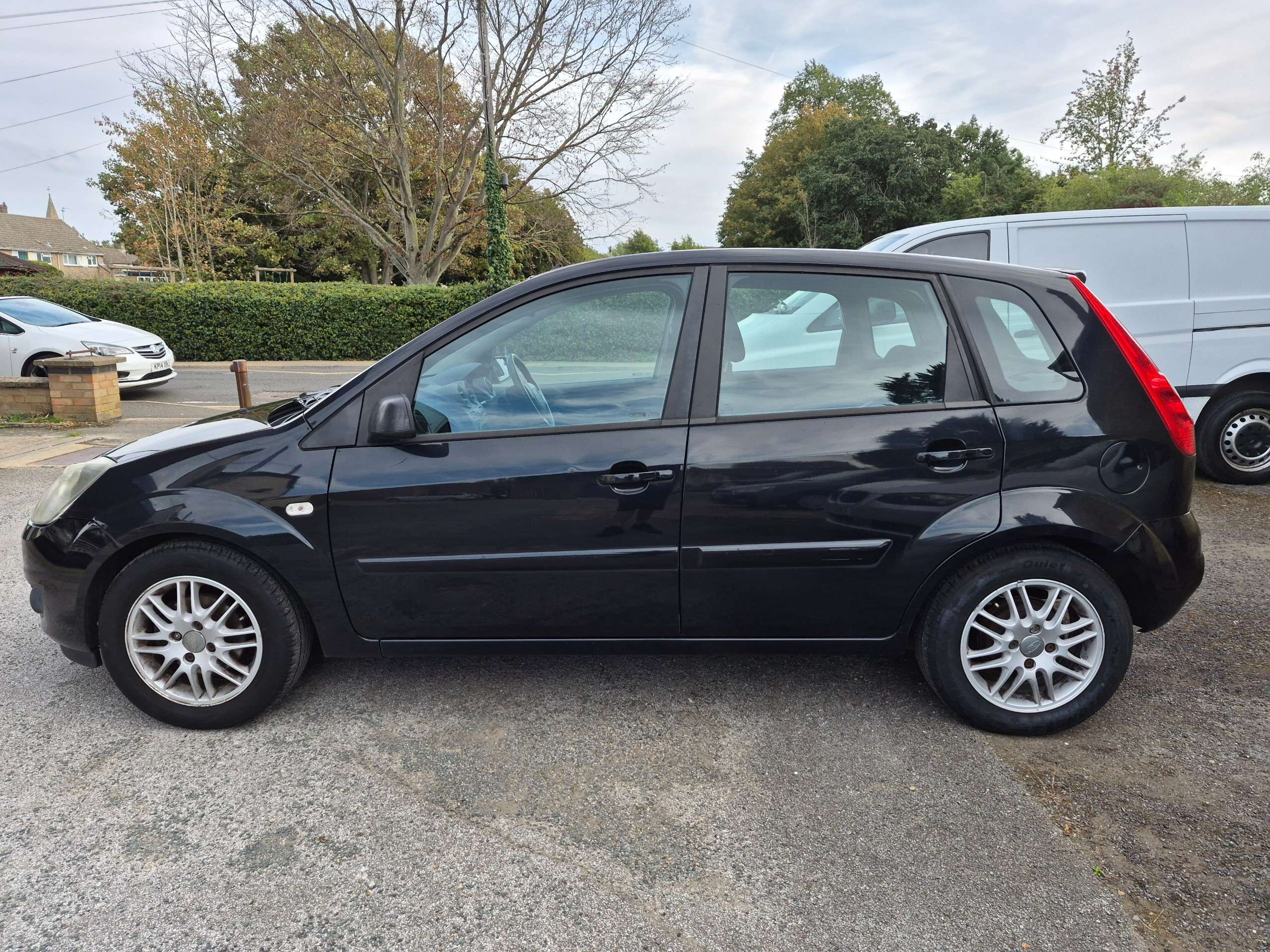A 2008 FORD FIESTA 1.25 Zetec Blue Edition Hatchback 5dr Petrol Manual (142 g/km, 74 bhp) A 2008 FORD FIESTA 1.25 Zetec Blue Edition Hatchback 5dr Petrol Manual (142 g/km, 74 bhp)