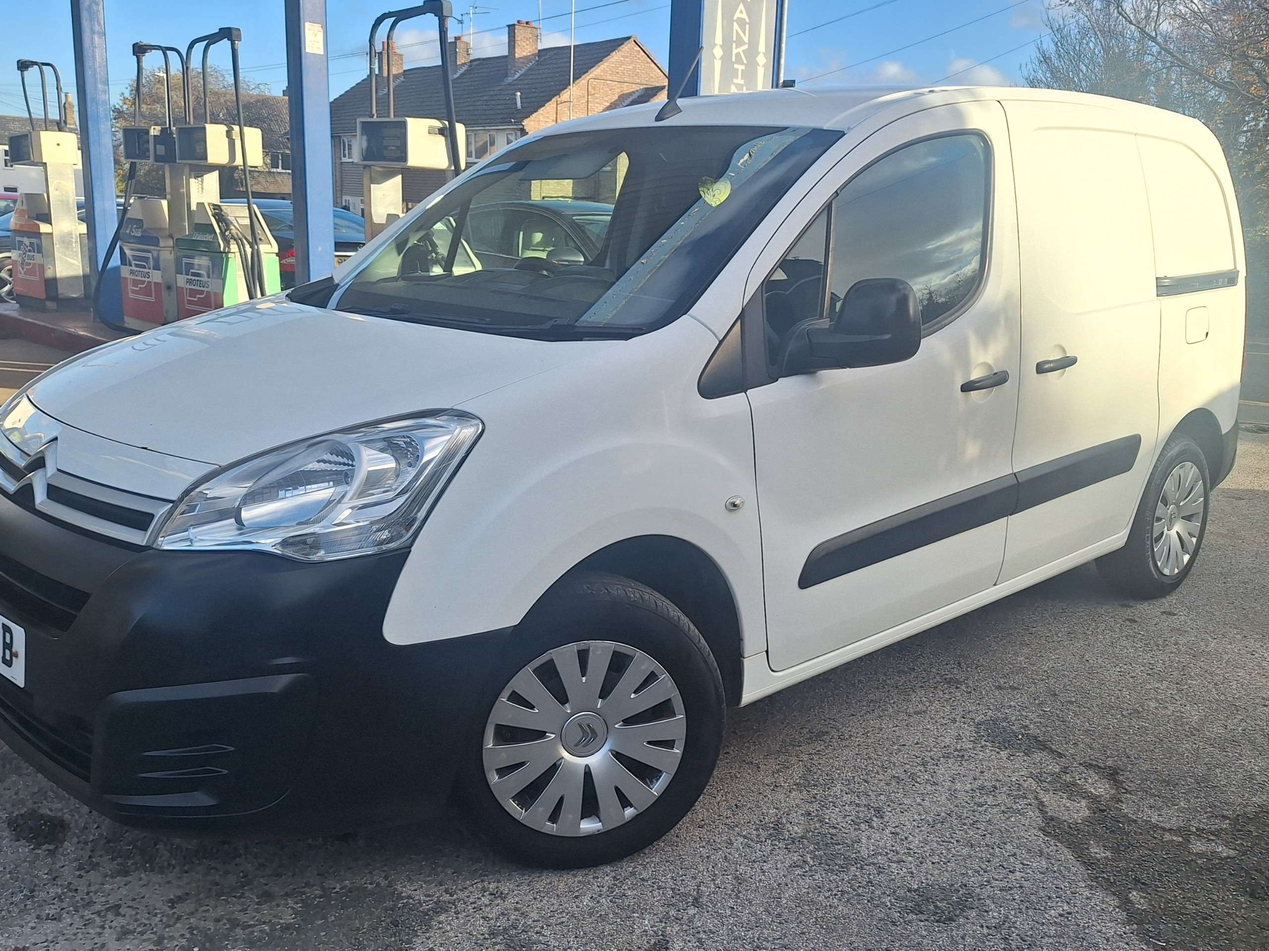 A 2016 CITROEN BERLINGO 1.6 HDi 625 Enterprise Panel Van 5dr Diesel Manual L1 (131 g/km, 75 bhp) A 2016 CITROEN BERLINGO 1.6 HDi 625 Enterprise Panel Van 5dr Diesel Manual L1 (131 g/km, 75 bhp)