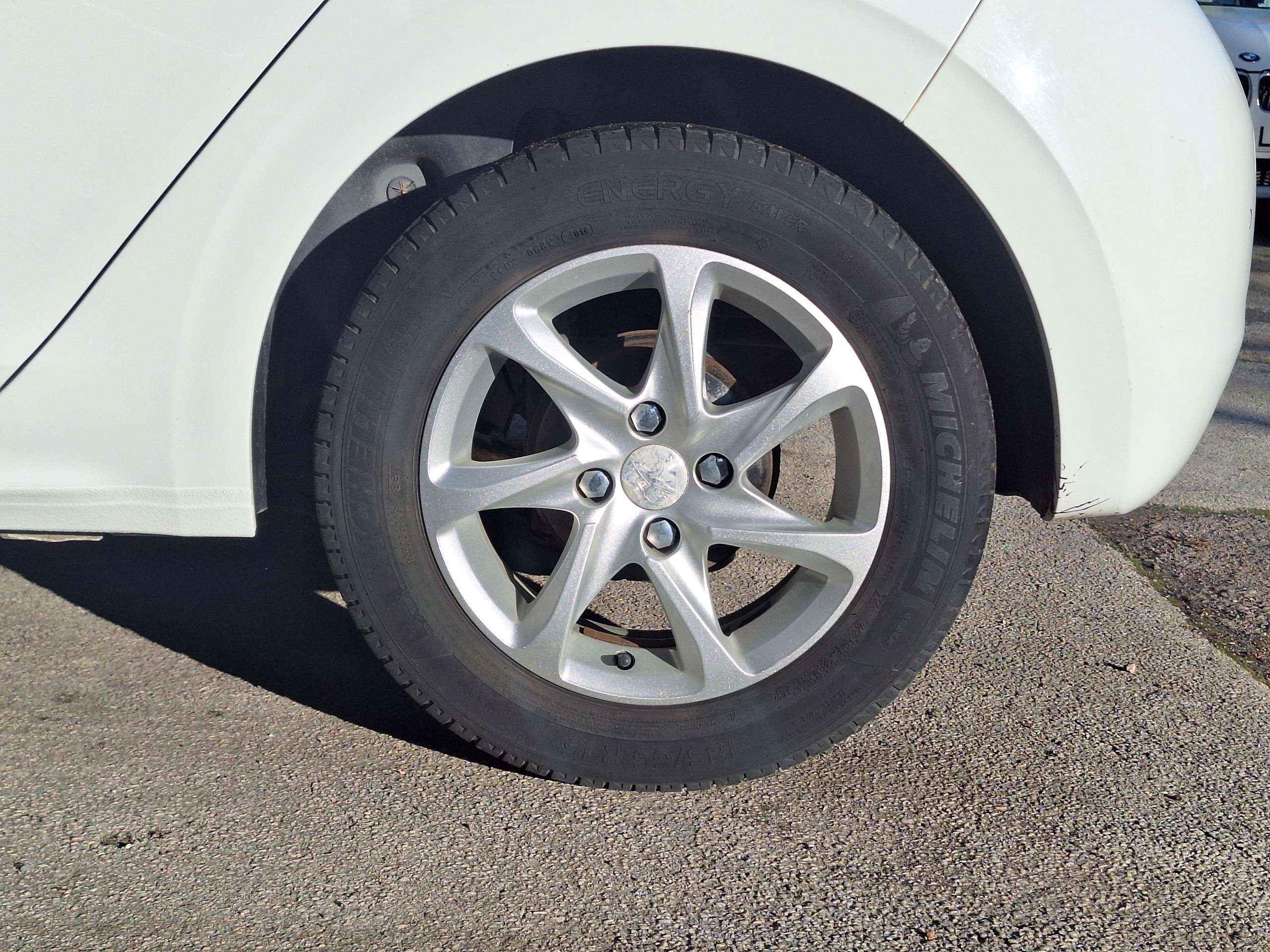 2015 PEUGEOT 208 2015 PEUGEOT 208