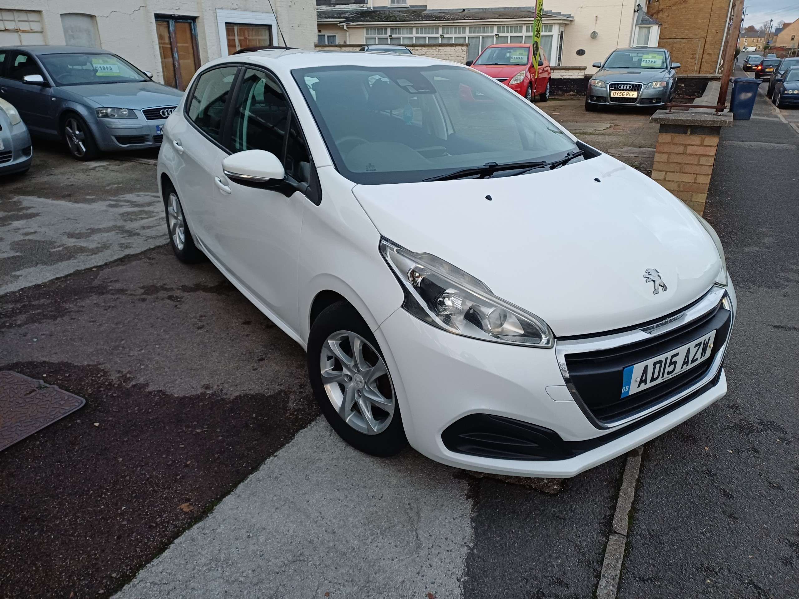 2015 PEUGEOT 208 2015 PEUGEOT 208