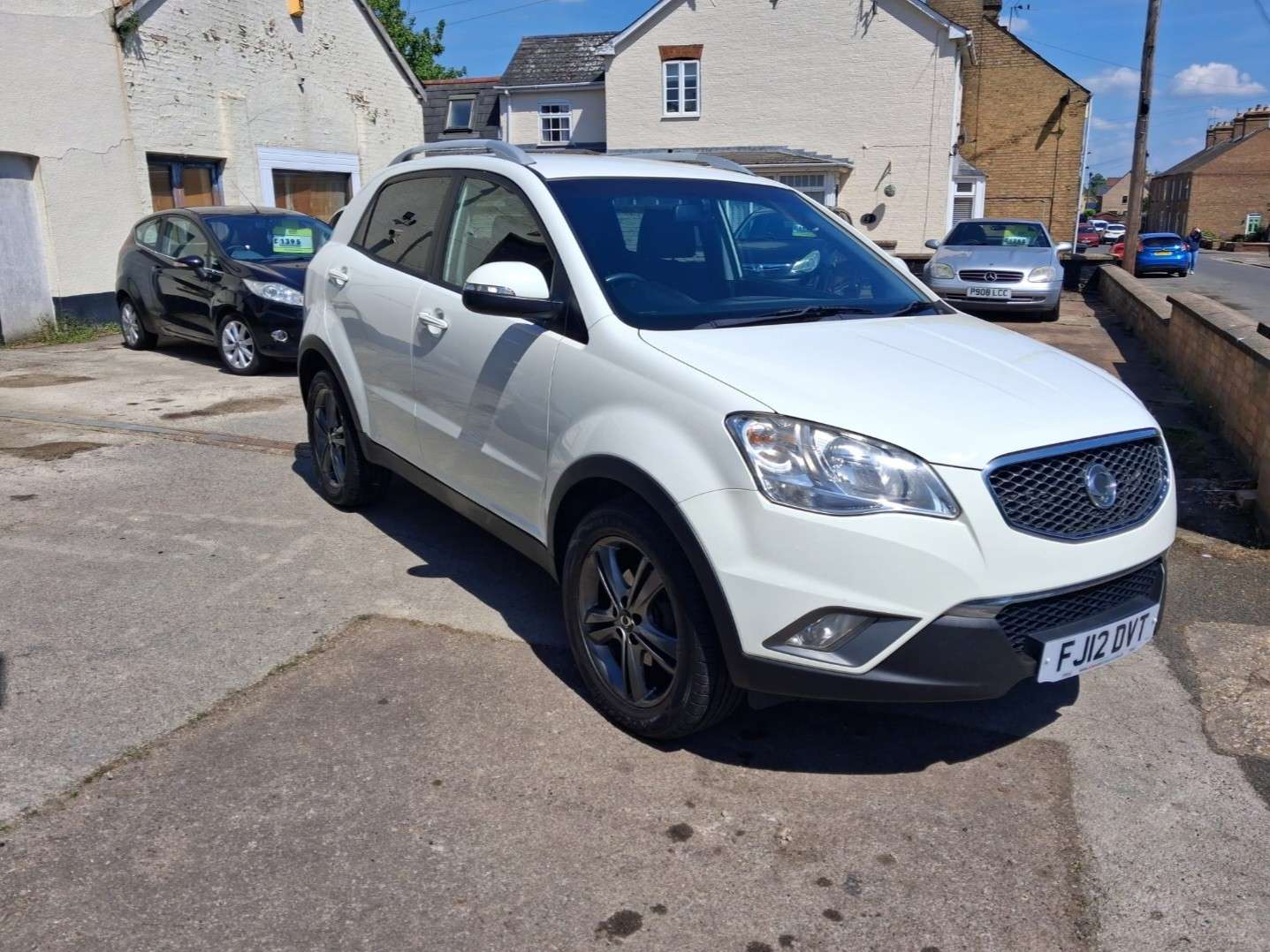A 2012 SSANGYONG KORANDO 2.0D LE SUV 5dr Diesel Manual Euro 5 (175 ps) A 2012 SSANGYONG KORANDO 2.0D LE SUV 5dr Diesel Manual Euro 5 (175 ps)