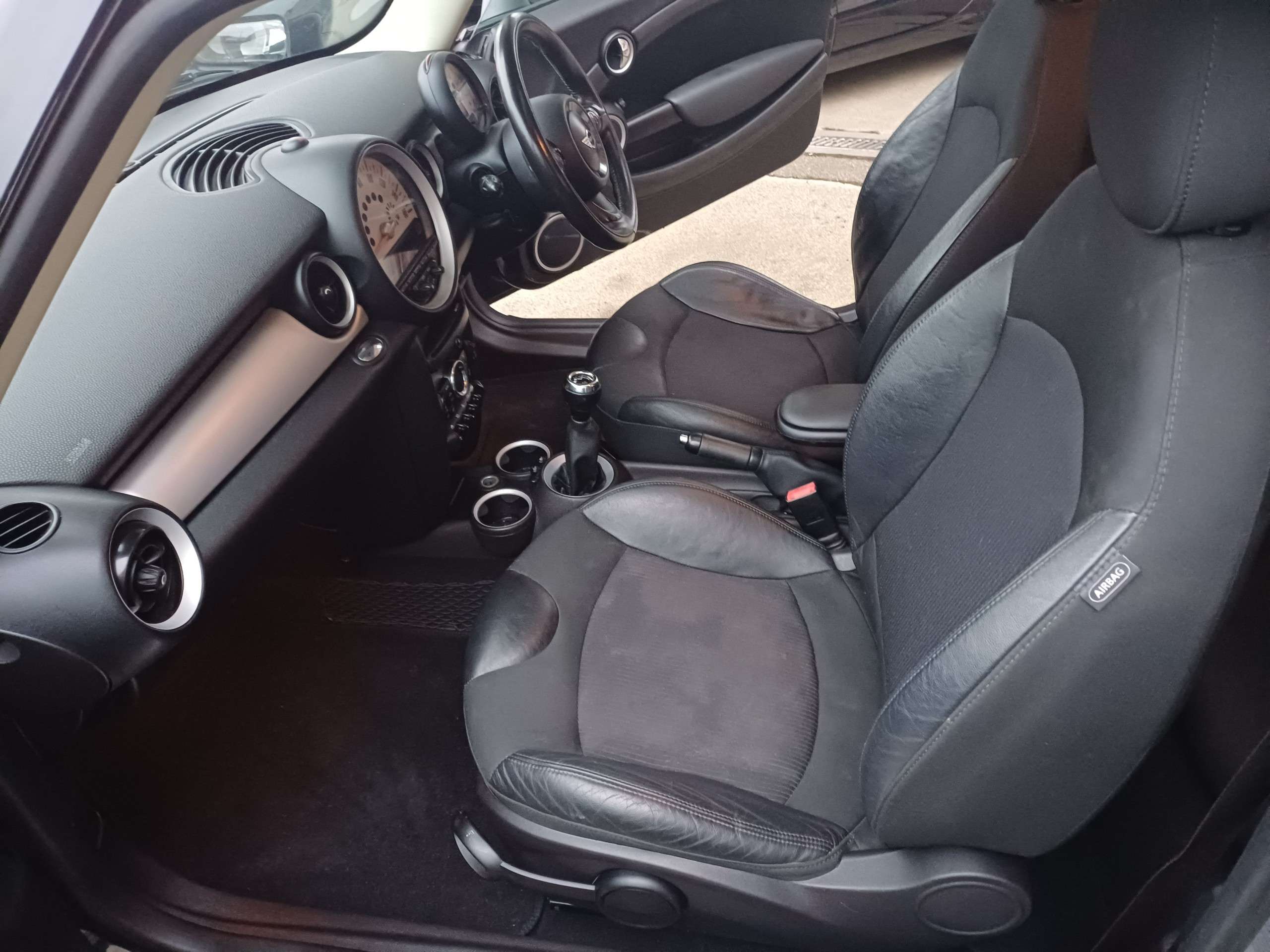 2011 MINI HATCH 2011 MINI HATCH