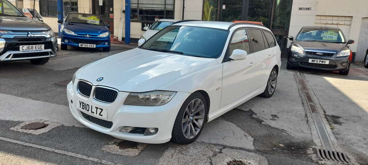Check out this BMW 3 Series 2010 Diesel Manual