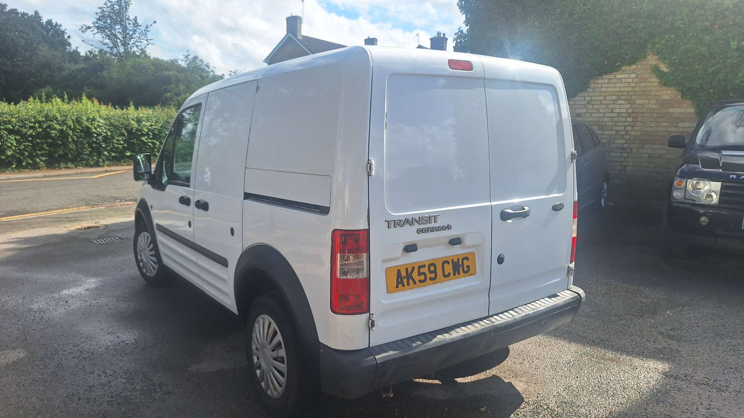 A 2009 FORD TRANSIT CONNECT 1.8 TDCi T220 Crew Van 4dr Diesel Manual L1 H1 (74 bhp) A 2009 FORD TRANSIT CONNECT 1.8 TDCi T220 Crew Van 4dr Diesel Manual L1 H1 (74 bhp)