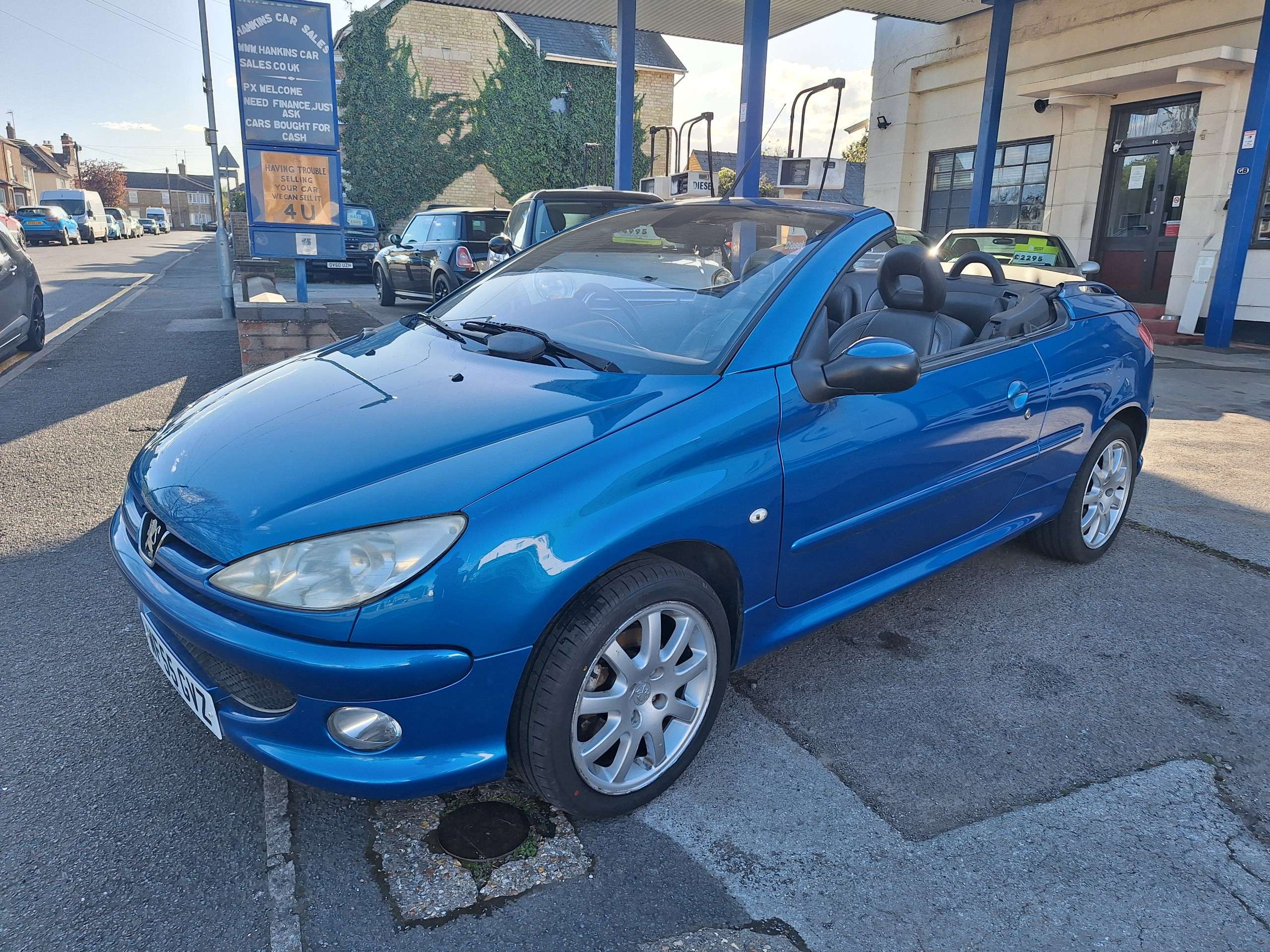 A 2005 PEUGEOT 206 CC 1.6 16v Allure Convertible 2dr Petrol Manual (166 g/km, 110 bhp) A 2005 PEUGEOT 206 CC 1.6 16v Allure Convertible 2dr Petrol Manual (166 g/km, 110 bhp)
