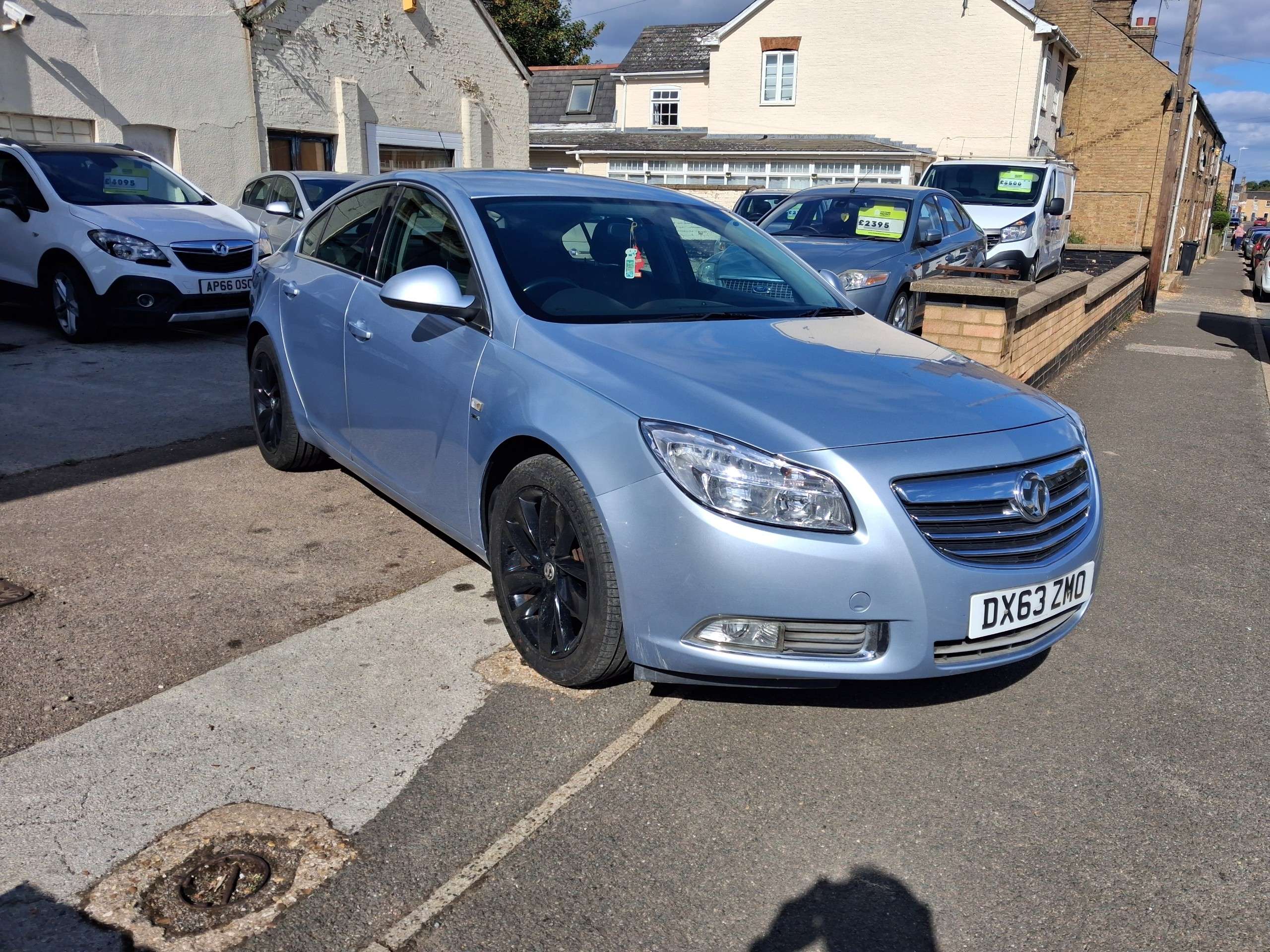 A 2013 VAUXHALL INSIGNIA 1.8 16V SRi Hatchback 5dr Petrol Manual Euro 5 (140 ps) A 2013 VAUXHALL INSIGNIA 1.8 16V SRi Hatchback 5dr Petrol Manual Euro 5 (140 ps)