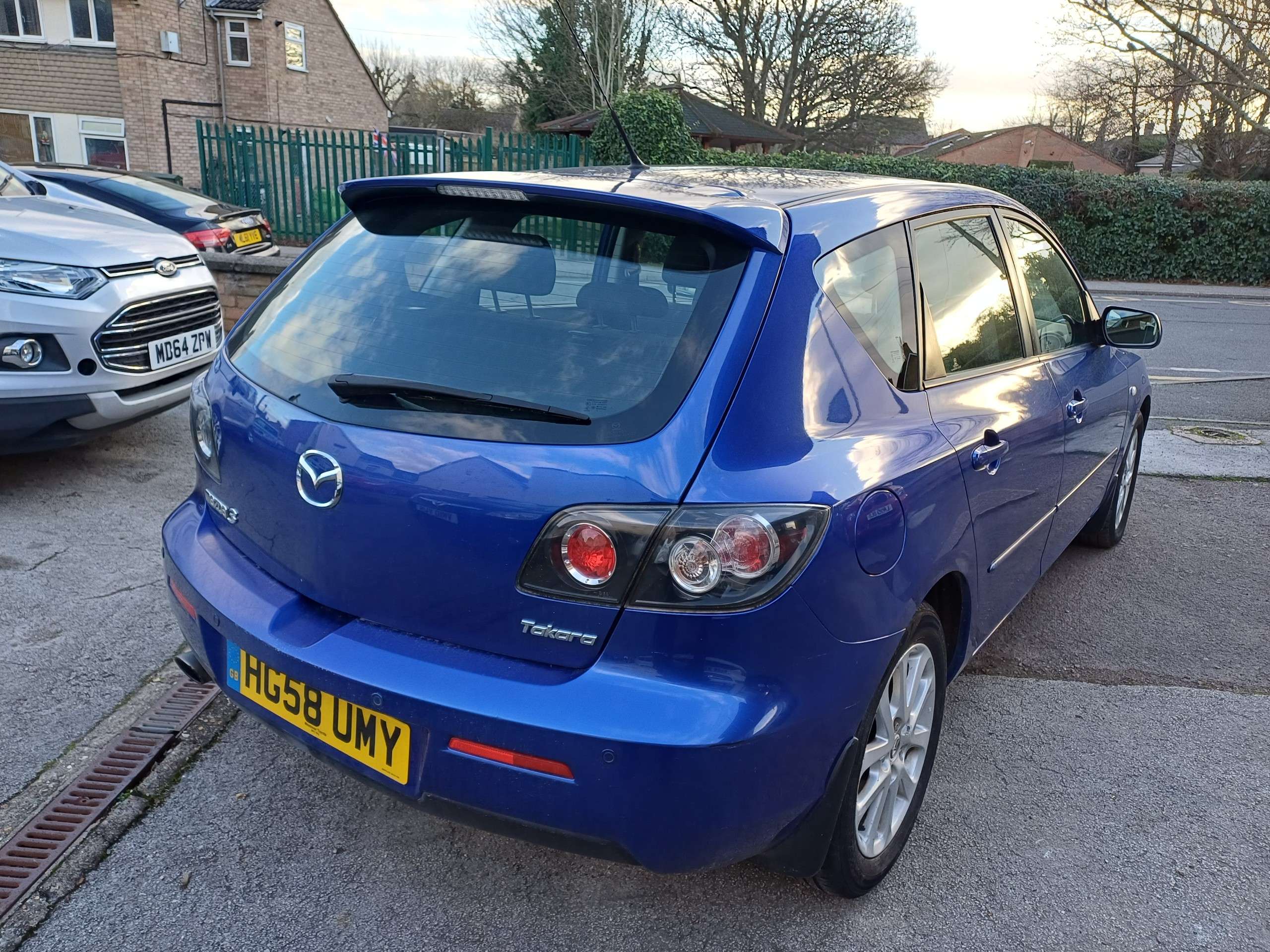 A 2009 MAZDA 3 1.6 Takara Hatchback 5dr Petrol Automatic (183 g/km, 103 bhp) A 2009 MAZDA 3 1.6 Takara Hatchback 5dr Petrol Automatic (183 g/km, 103 bhp)