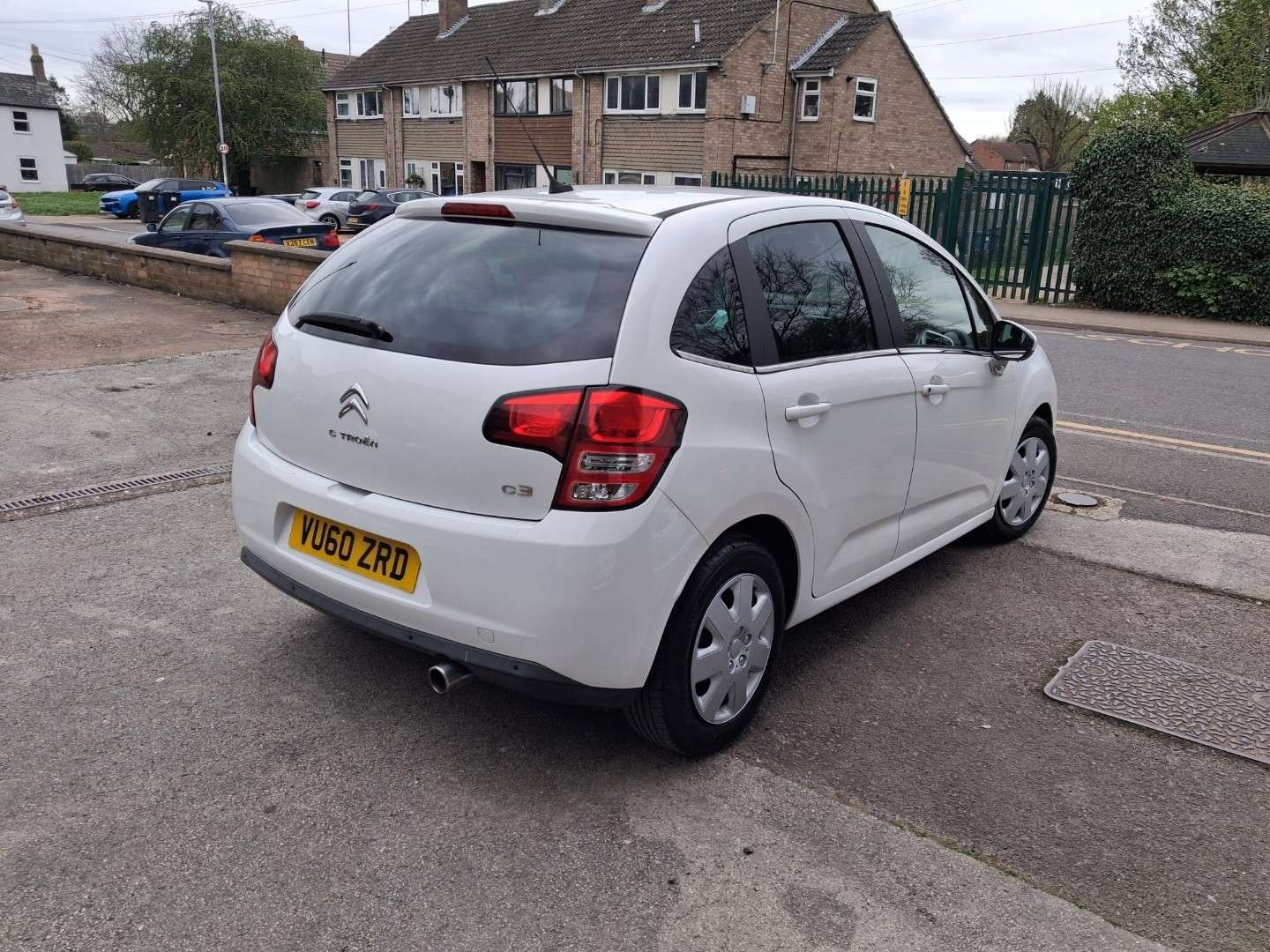 A 2010 CITROEN C3 1.6 HDi 16V Airdream + Hatchback 5dr Diesel Manual Euro 5 (90 ps) A 2010 CITROEN C3 1.6 HDi 16V Airdream + Hatchback 5dr Diesel Manual Euro 5 (90 ps)