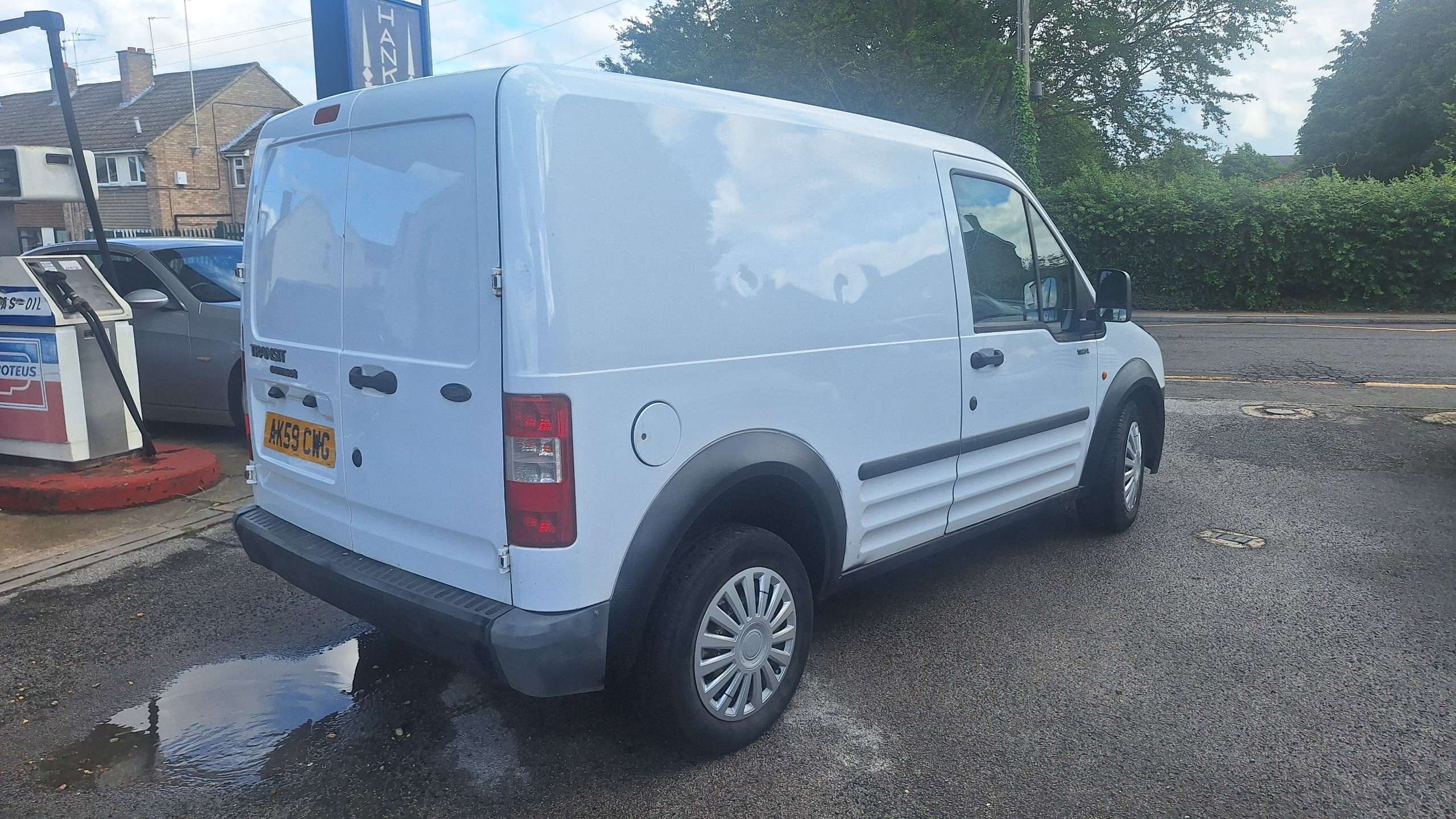A 2009 FORD TRANSIT CONNECT 1.8 TDCi T220 Crew Van 4dr Diesel Manual L1 H1 (74 bhp) A 2009 FORD TRANSIT CONNECT 1.8 TDCi T220 Crew Van 4dr Diesel Manual L1 H1 (74 bhp)