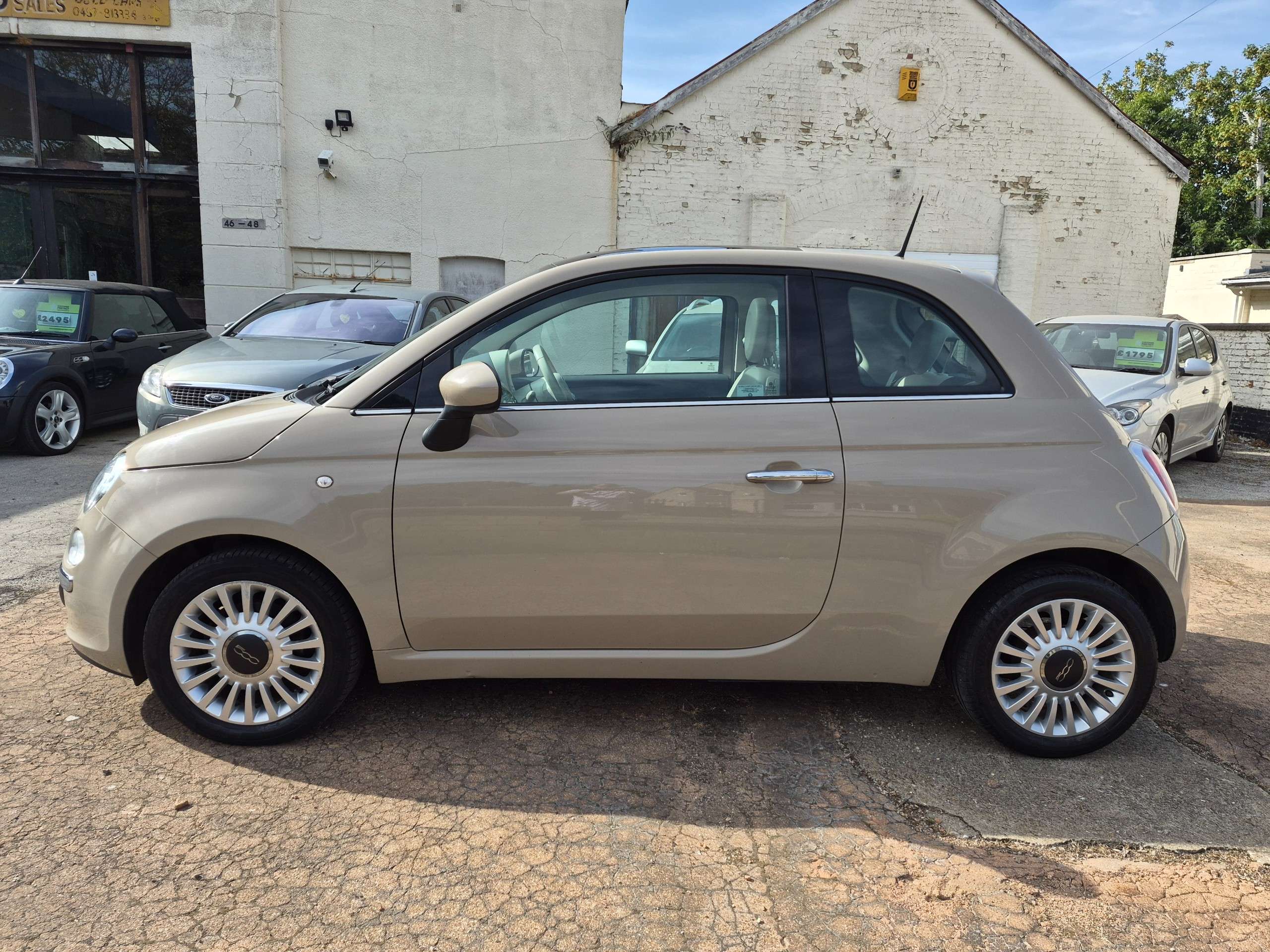 A 2013 FIAT 500 0.9 TwinAir Lounge Hatchback 3dr Petrol Manual Euro 5 (s/s) (85 bhp) A 2013 FIAT 500 0.9 TwinAir Lounge Hatchback 3dr Petrol Manual Euro 5 (s/s) (85 bhp)