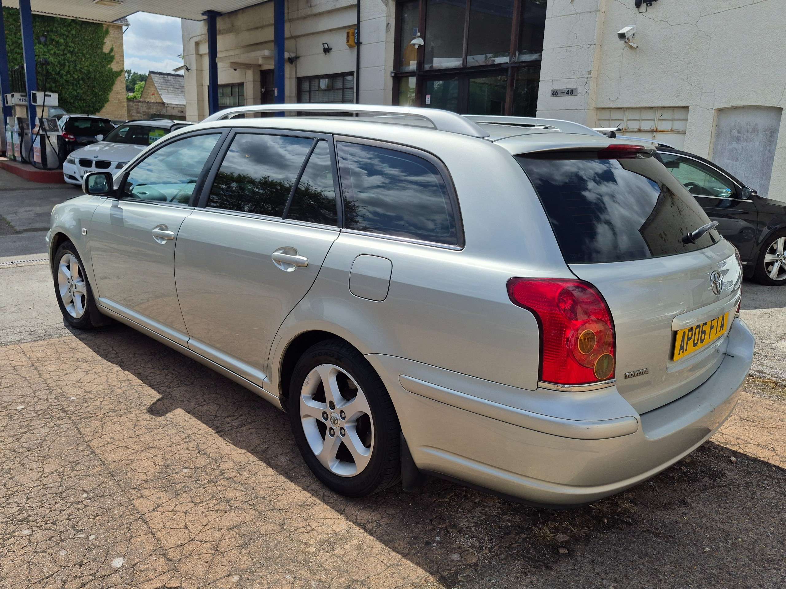 A 2006 TOYOTA AVENSIS 2.2 D-4D T Spirit Estate 5dr Diesel Manual (158 g/km, 148 bhp) A 2006 TOYOTA AVENSIS 2.2 D-4D T Spirit Estate 5dr Diesel Manual (158 g/km, 148 bhp)