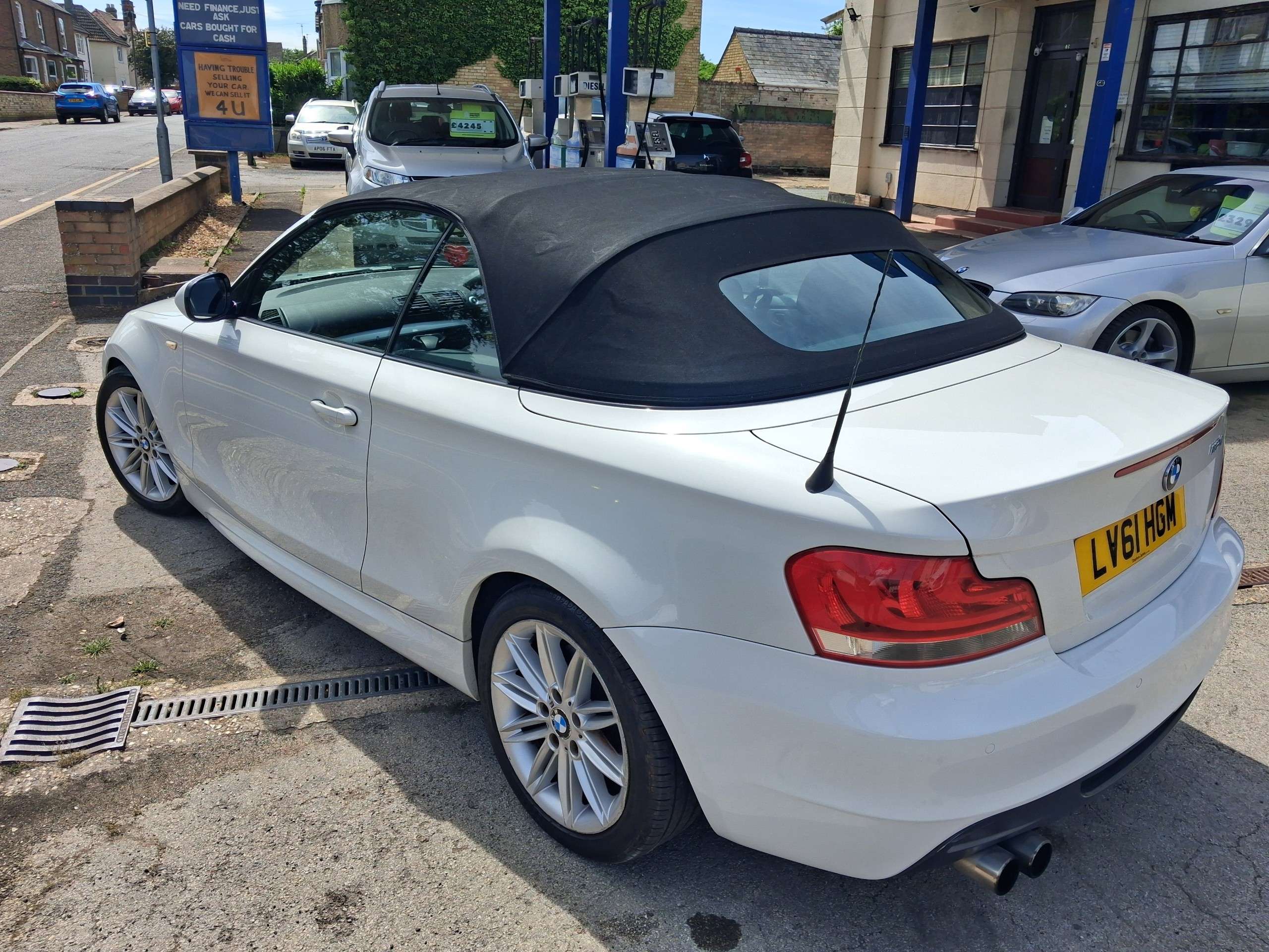 2011 BMW 1 SERIES 2011 BMW 1 SERIES