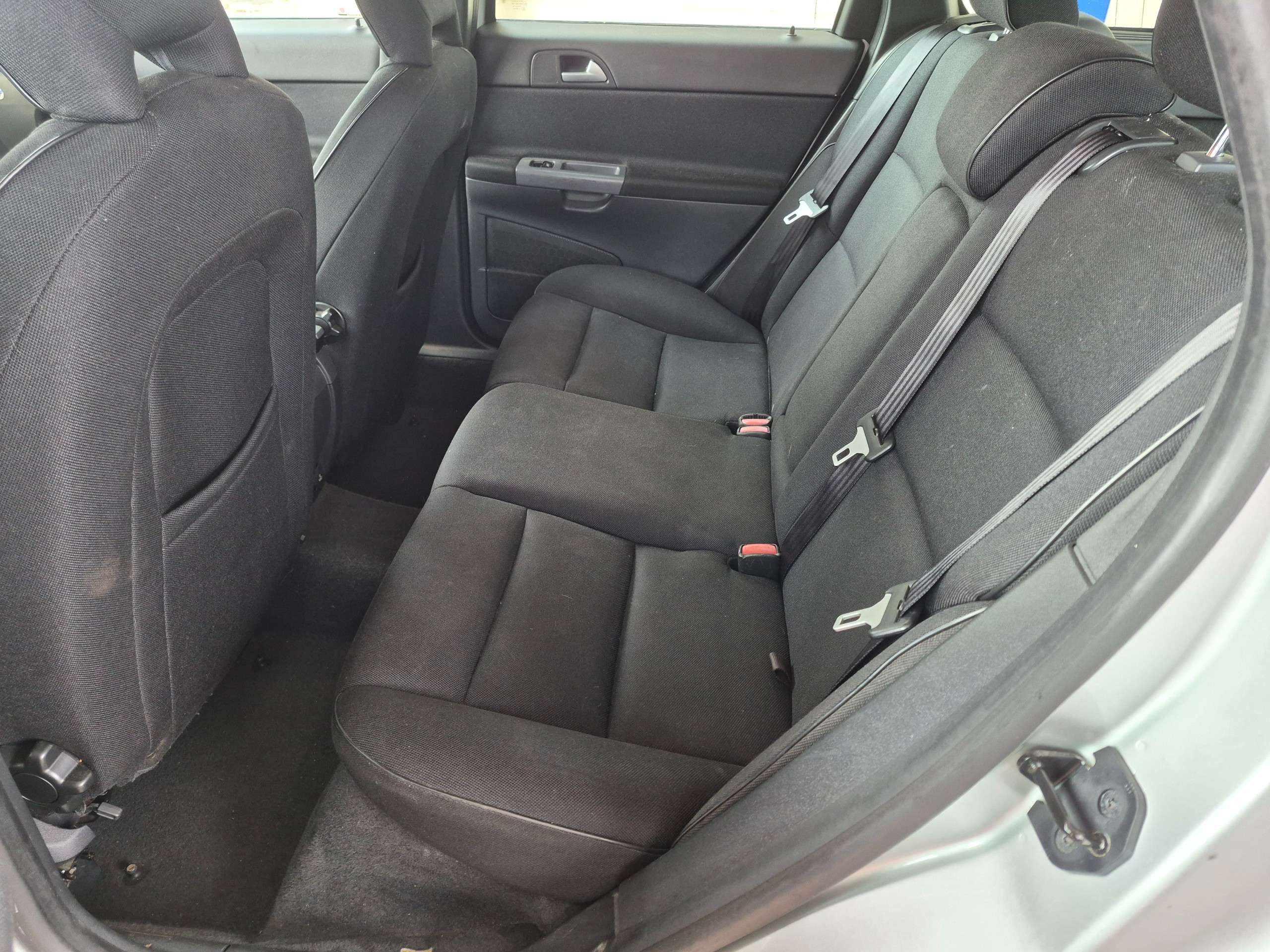 A 2009 VOLVO V50 1.6D DRIVe S Estate 5dr Diesel Manual Euro 4 (109 ps) A 2009 VOLVO V50 1.6D DRIVe S Estate 5dr Diesel Manual Euro 4 (109 ps)