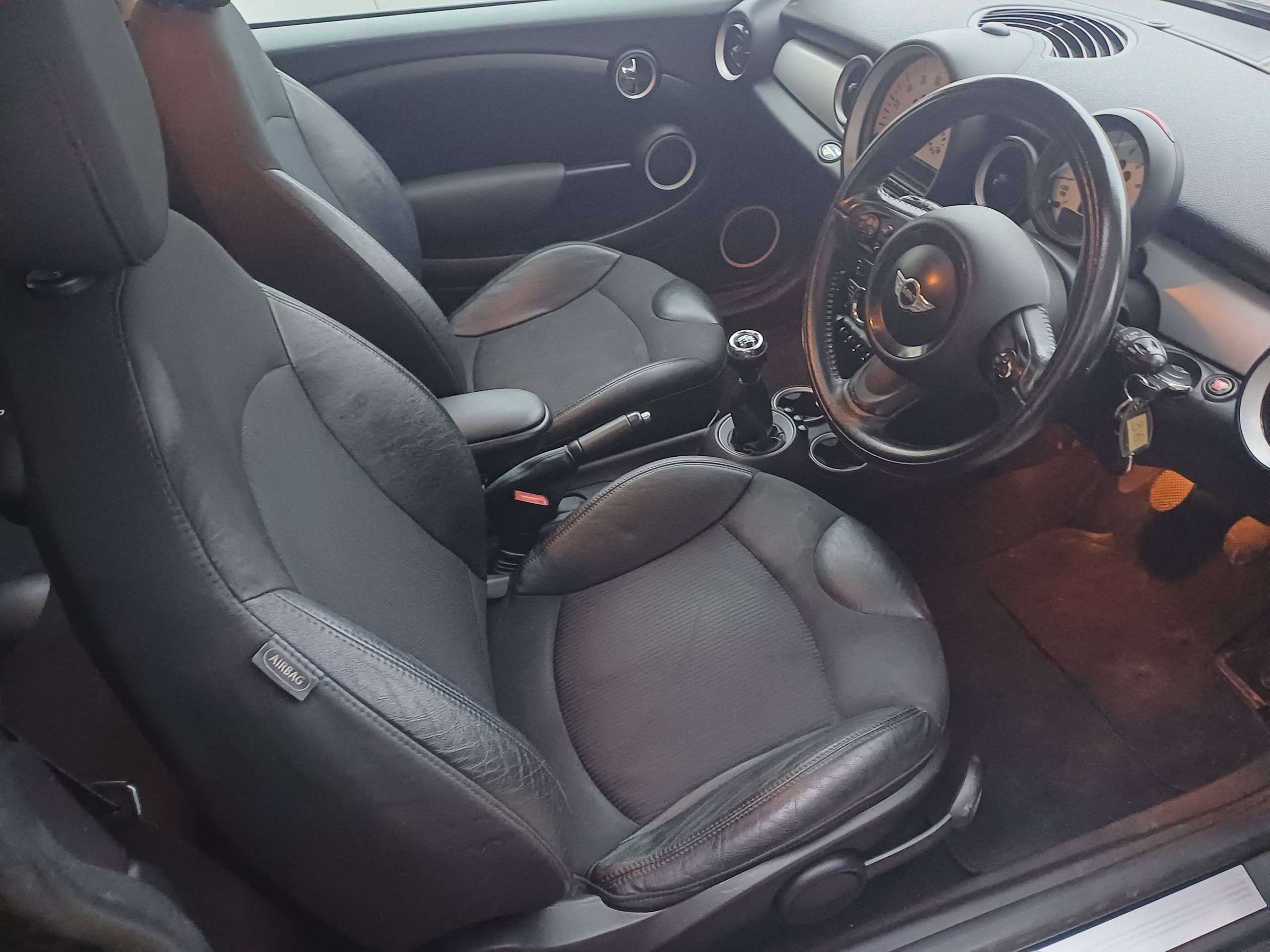 2011 MINI HATCH 2011 MINI HATCH