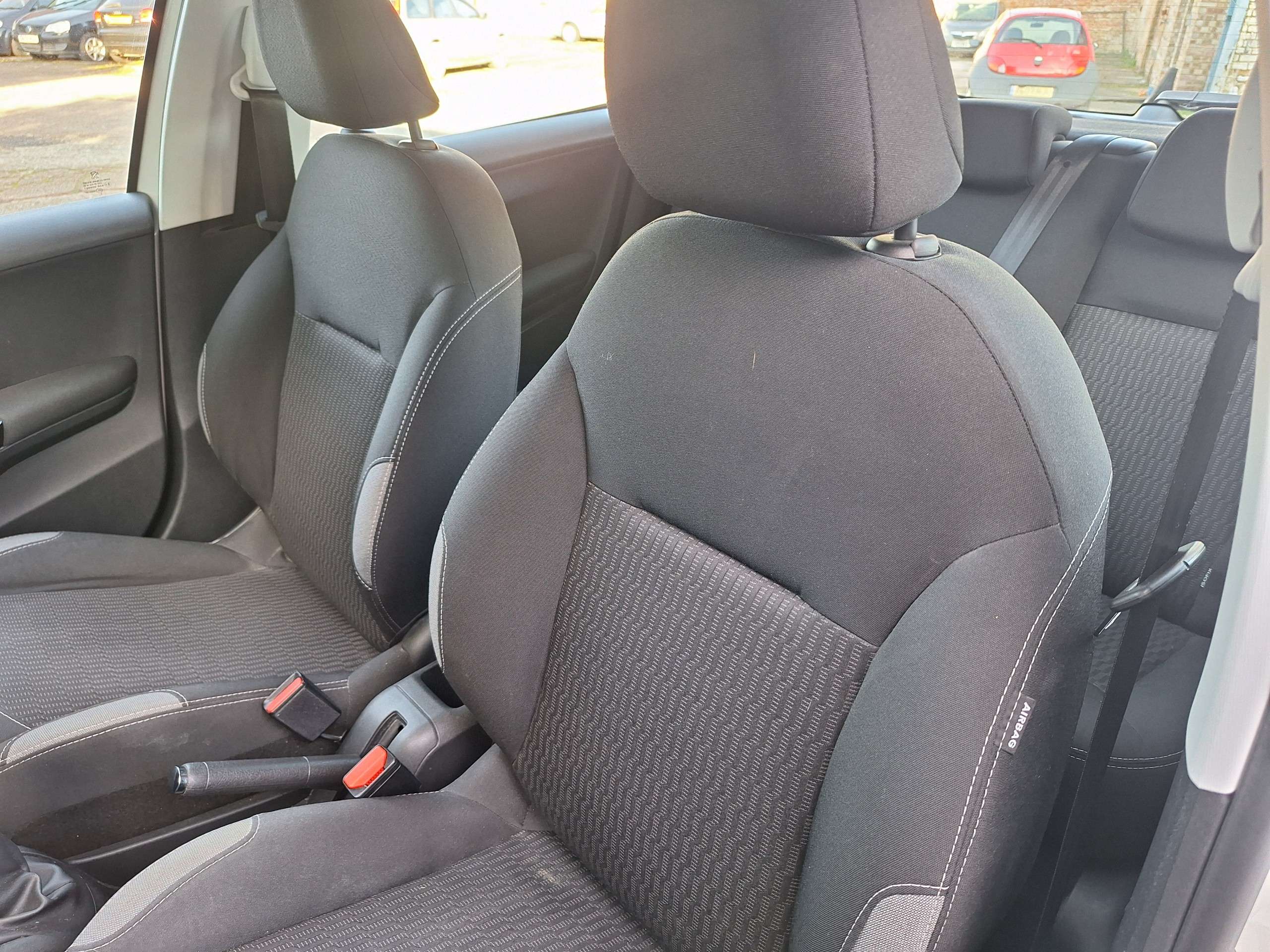 2015 PEUGEOT 208 2015 PEUGEOT 208