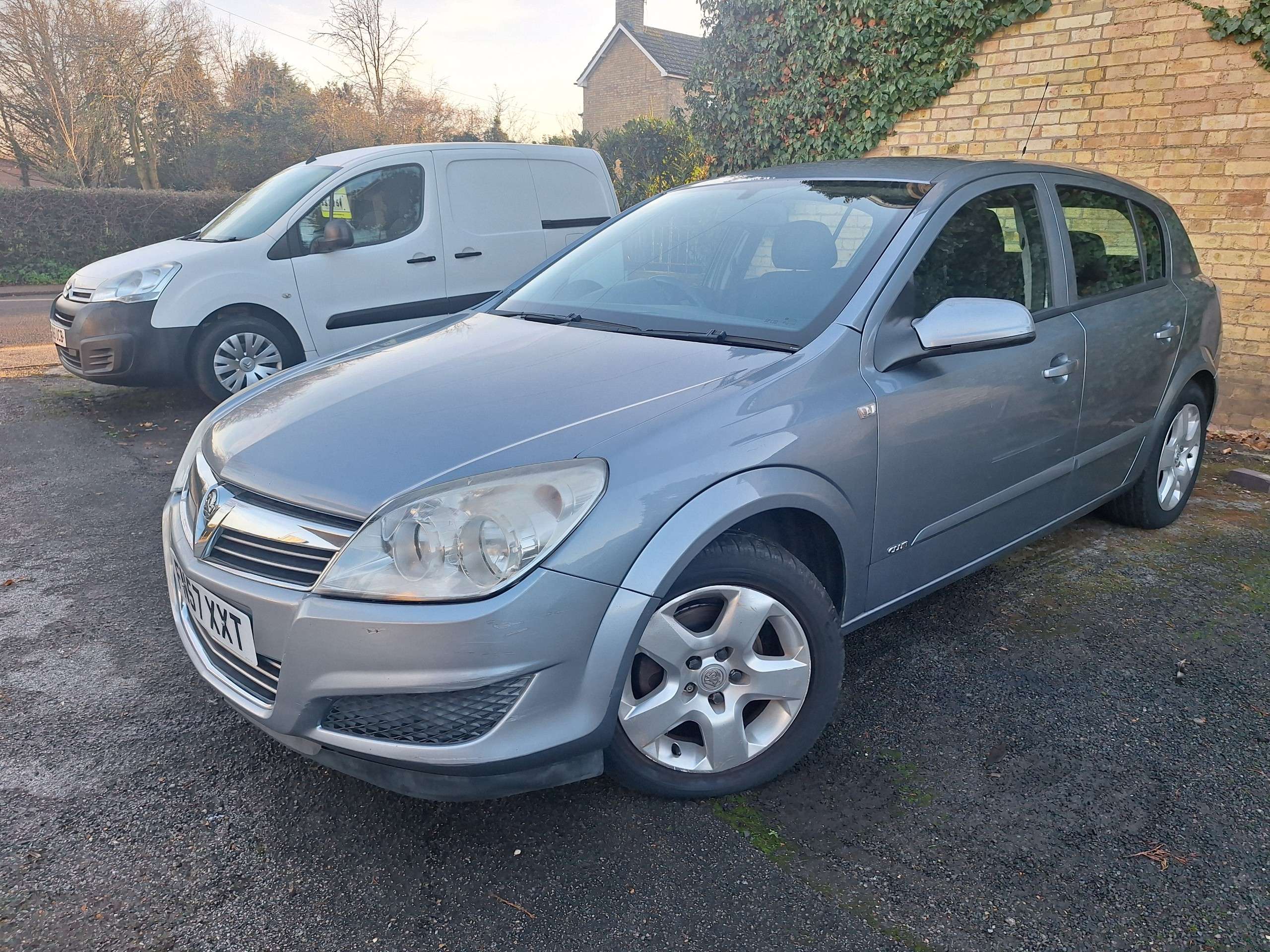 A 2008 VAUXHALL ASTRA 1.4i 16v Club Hatchback 5dr Petrol Manual (151 g/km, 89 bhp) A 2008 VAUXHALL ASTRA 1.4i 16v Club Hatchback 5dr Petrol Manual (151 g/km, 89 bhp)