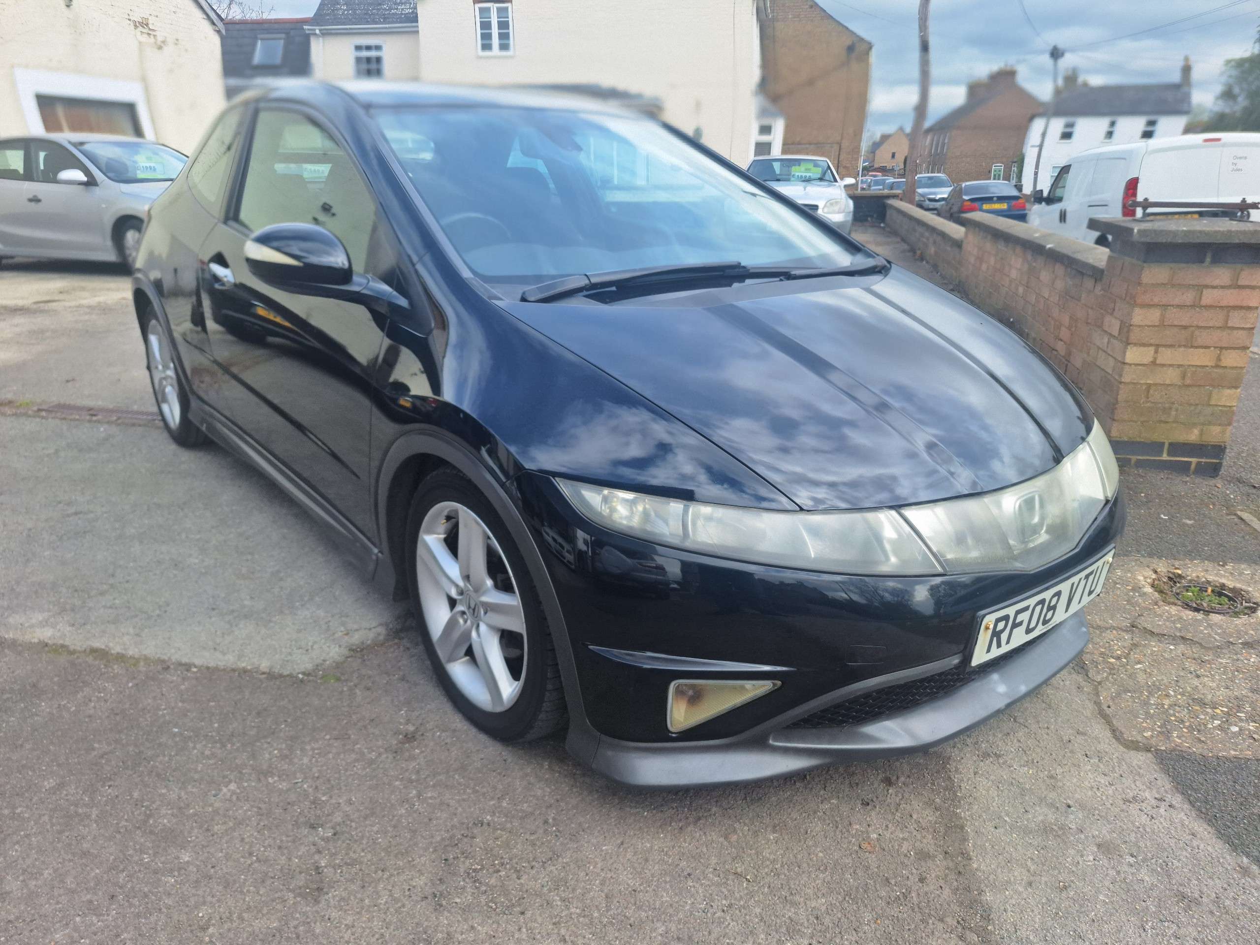 A 2008 HONDA CIVIC 1.8 i-VTEC Type S GT Hatchback 3dr Petrol Manual (156 g/km, 138 bhp) A 2008 HONDA CIVIC 1.8 i-VTEC Type S GT Hatchback 3dr Petrol Manual (156 g/km, 138 bhp)