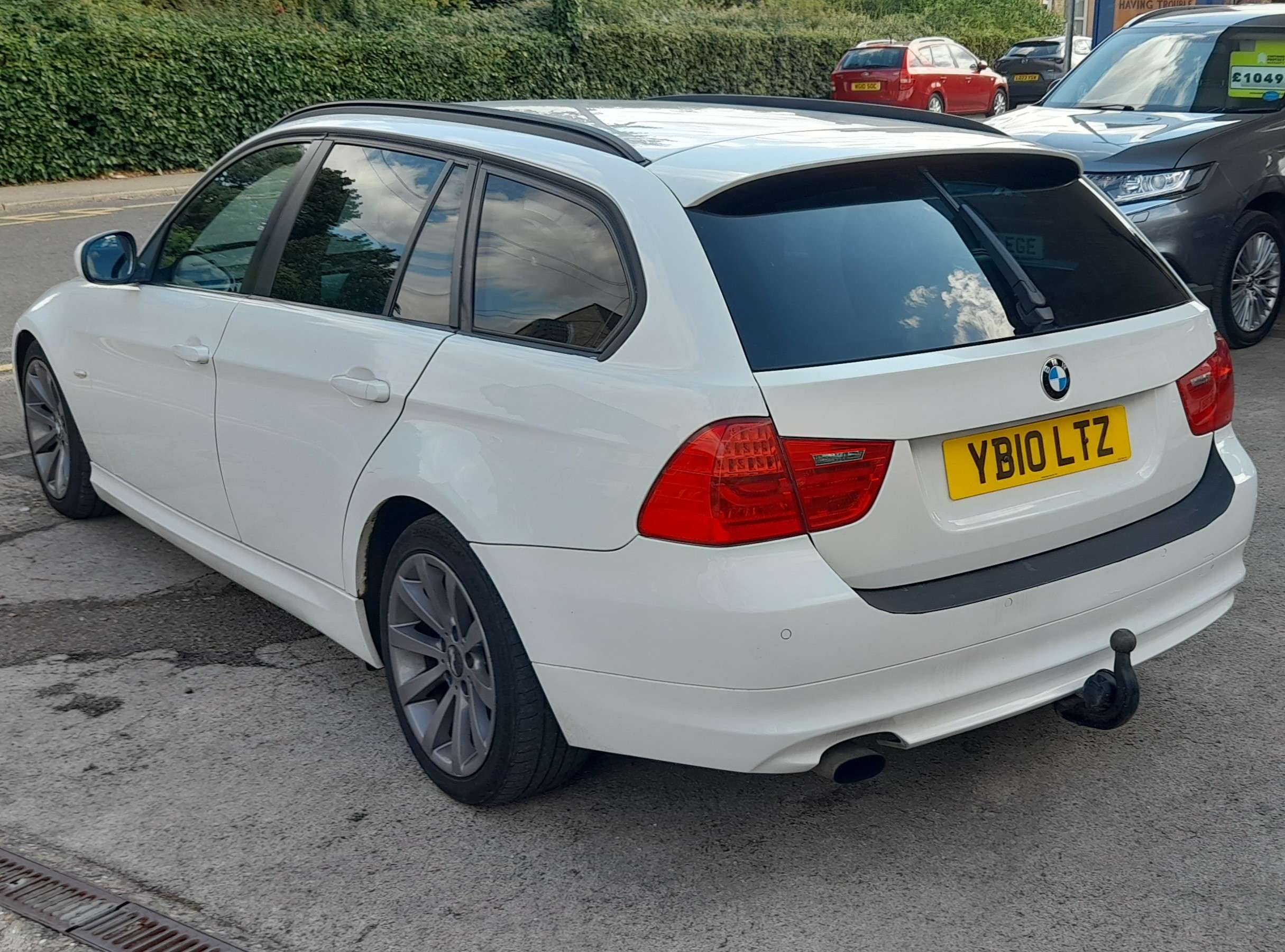 A 2010 BMW 3 SERIES 2.0 318d SE Touring 5dr Diesel Manual Euro 5 (143 ps) A 2010 BMW 3 SERIES 2.0 318d SE Touring 5dr Diesel Manual Euro 5 (143 ps)