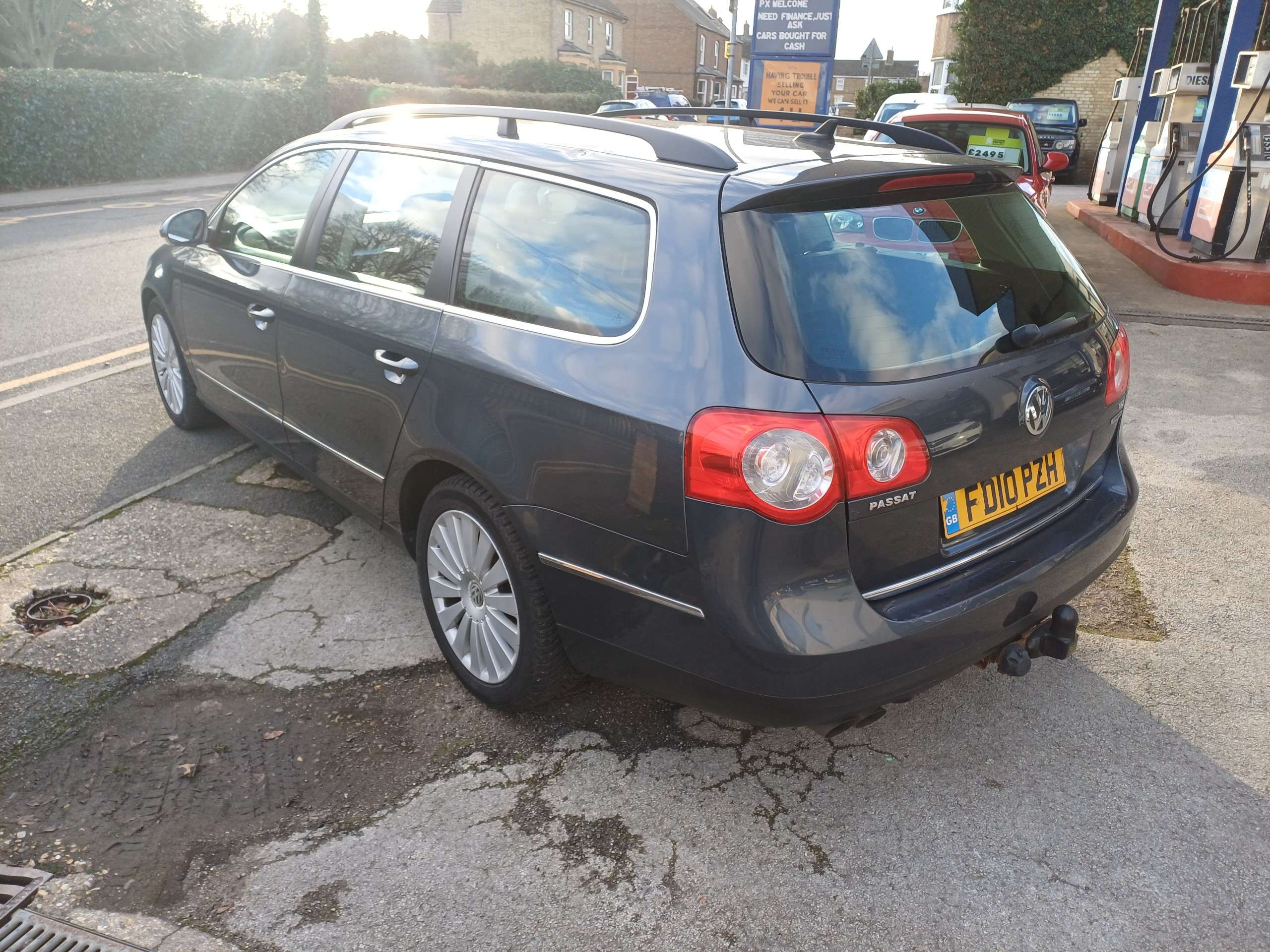 A 2010 VOLKSWAGEN PASSAT 2.0 TDI BlueMotion Tech Highline Estate 5dr Diesel Manual Euro 5 (s/s) (140 ps) A 2010 VOLKSWAGEN PASSAT 2.0 TDI BlueMotion Tech Highline Estate 5dr Diesel Manual Euro 5 (s/s) (140 ps)