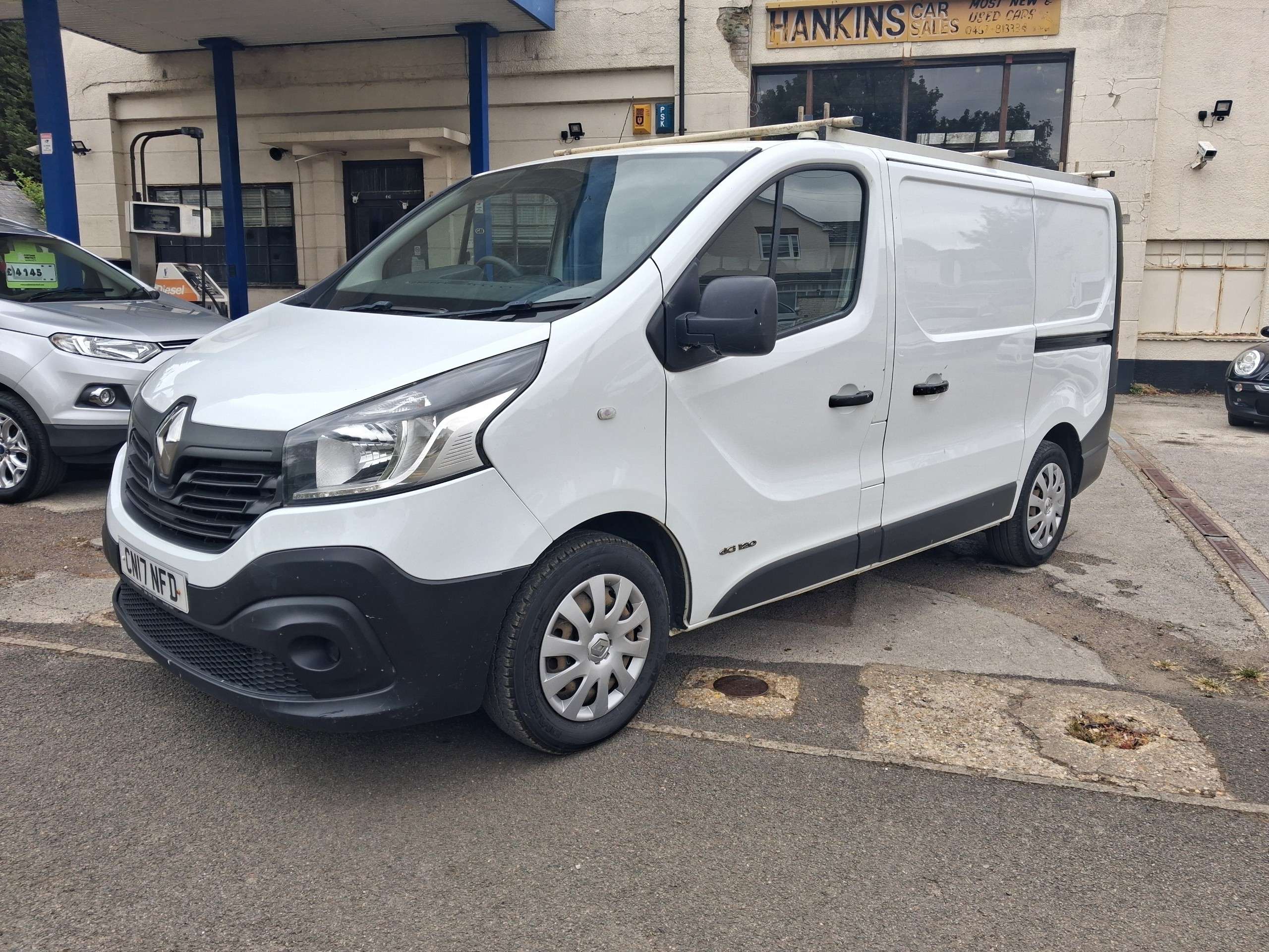 A 2017 RENAULT TRAFIC 1.6 dCi 27 Business Panel Van 5dr Diesel Manual SWB Standard Roof Euro 6 (120 ps) A 2017 RENAULT TRAFIC 1.6 dCi 27 Business Panel Van 5dr Diesel Manual SWB Standard Roof Euro 6 (120 ps)