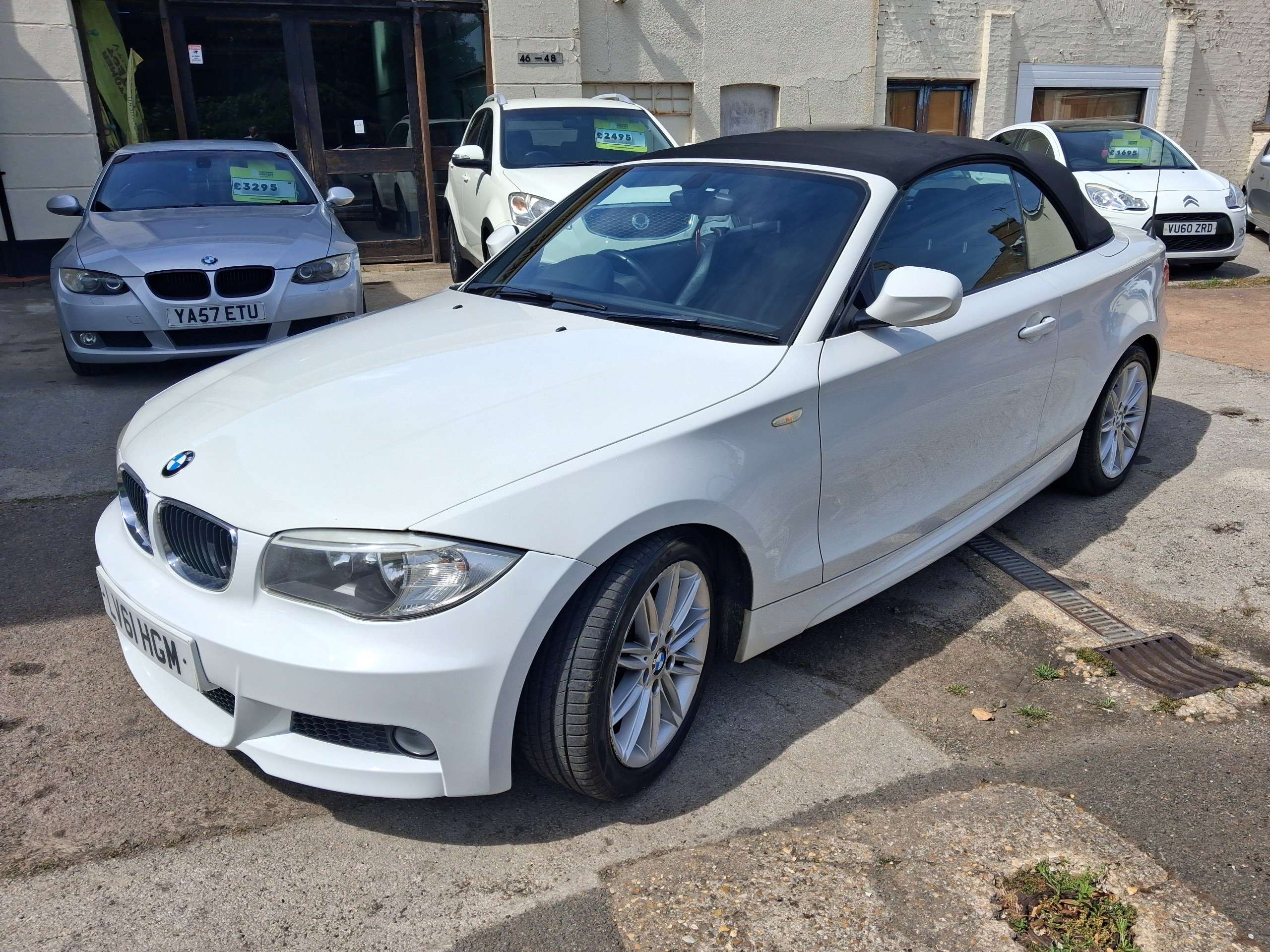 A 2011 BMW 1 SERIES 2.0 118i M Sport Convertible 2dr Petrol Steptronic Euro 5 (143 ps) A 2011 BMW 1 SERIES 2.0 118i M Sport Convertible 2dr Petrol Steptronic Euro 5 (143 ps)