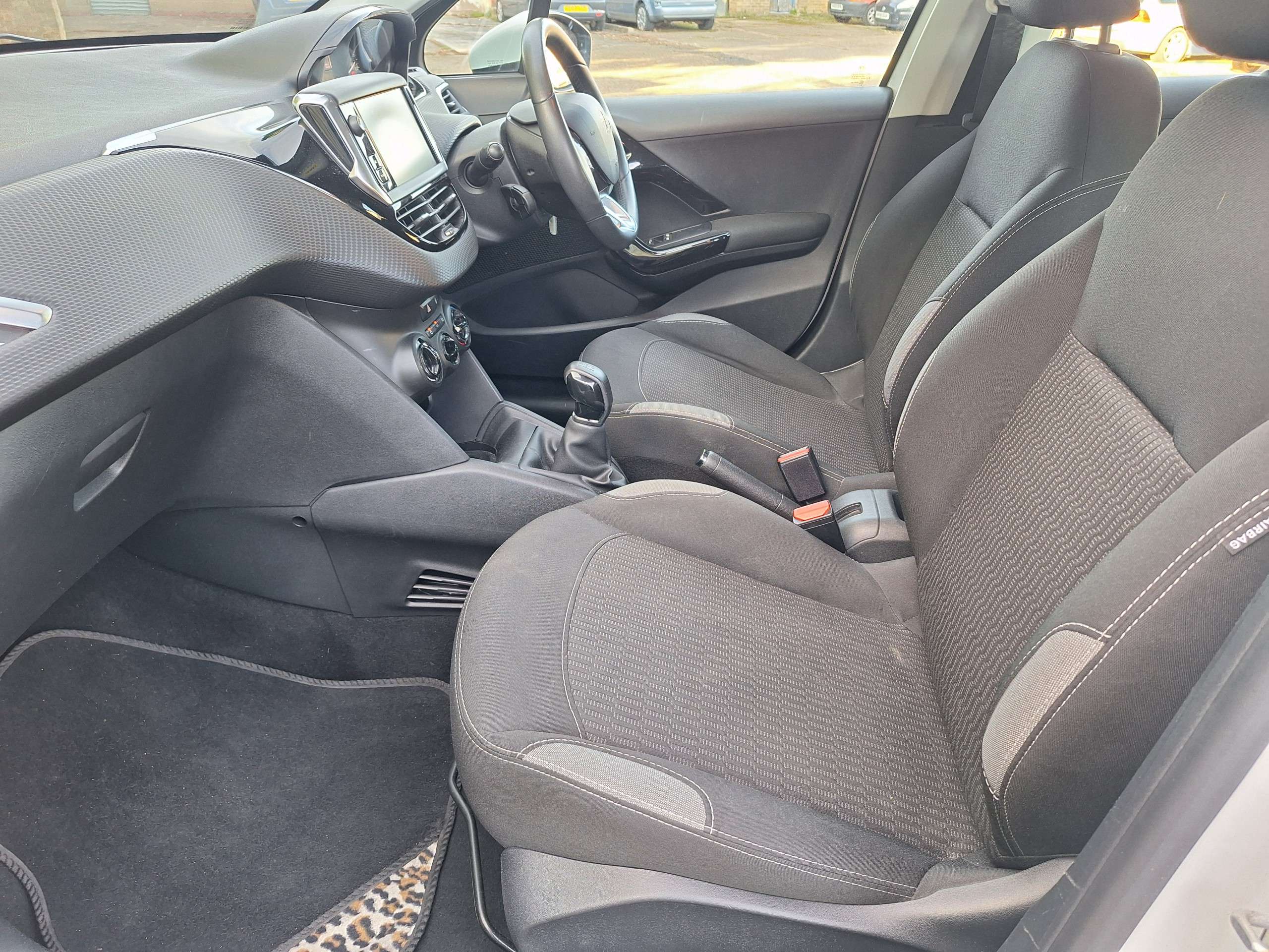 2015 PEUGEOT 208 2015 PEUGEOT 208