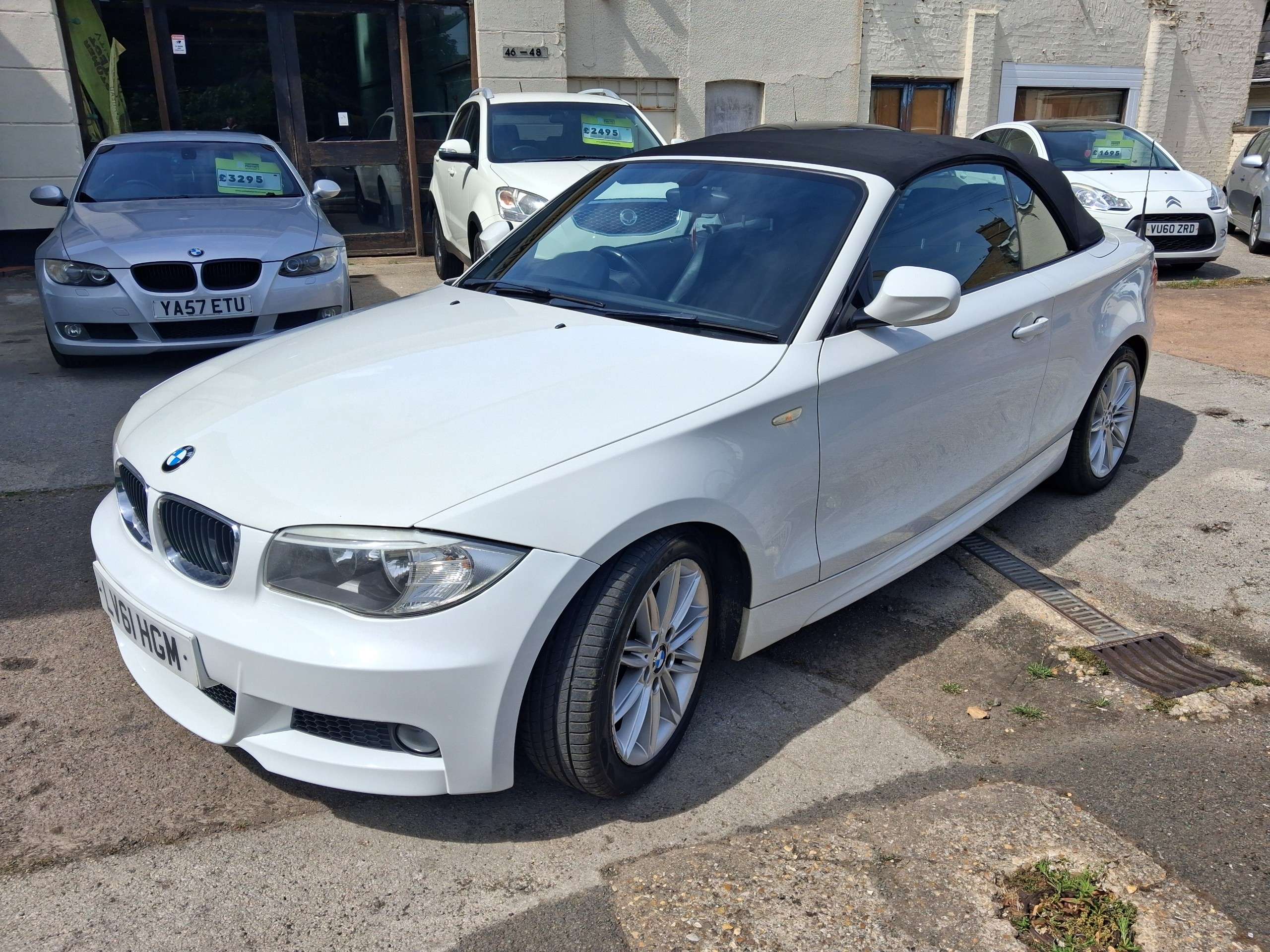 A 2011 BMW 1 SERIES 2.0 118i M Sport Convertible 2dr Petrol Steptronic Euro 5 (143 ps) A 2011 BMW 1 SERIES 2.0 118i M Sport Convertible 2dr Petrol Steptronic Euro 5 (143 ps)