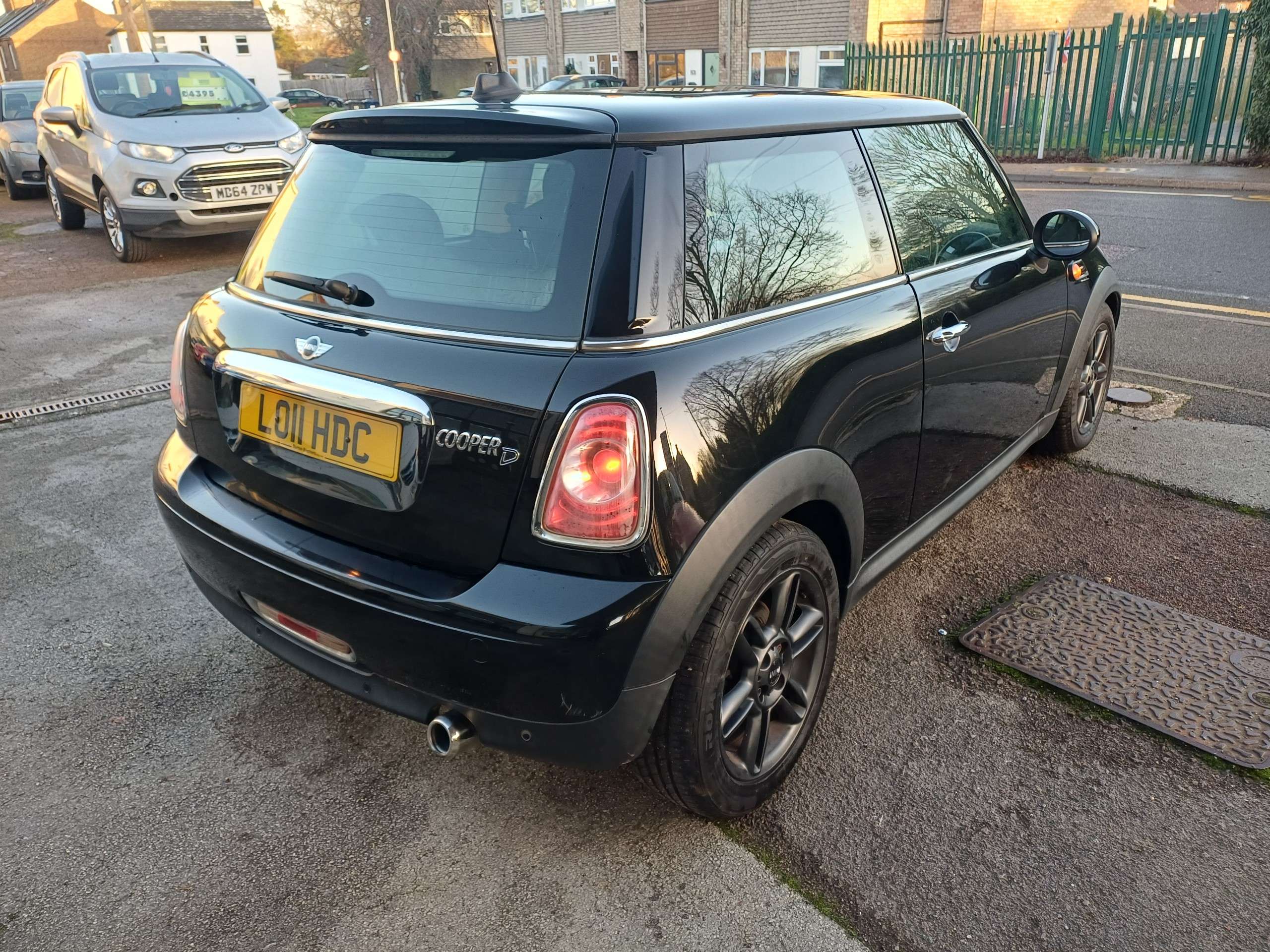 A 2011 MINI HATCH 1.6 Cooper D Hatchback 3dr Diesel Manual Euro 5 (s/s) (112 ps) A 2011 MINI HATCH 1.6 Cooper D Hatchback 3dr Diesel Manual Euro 5 (s/s) (112 ps)