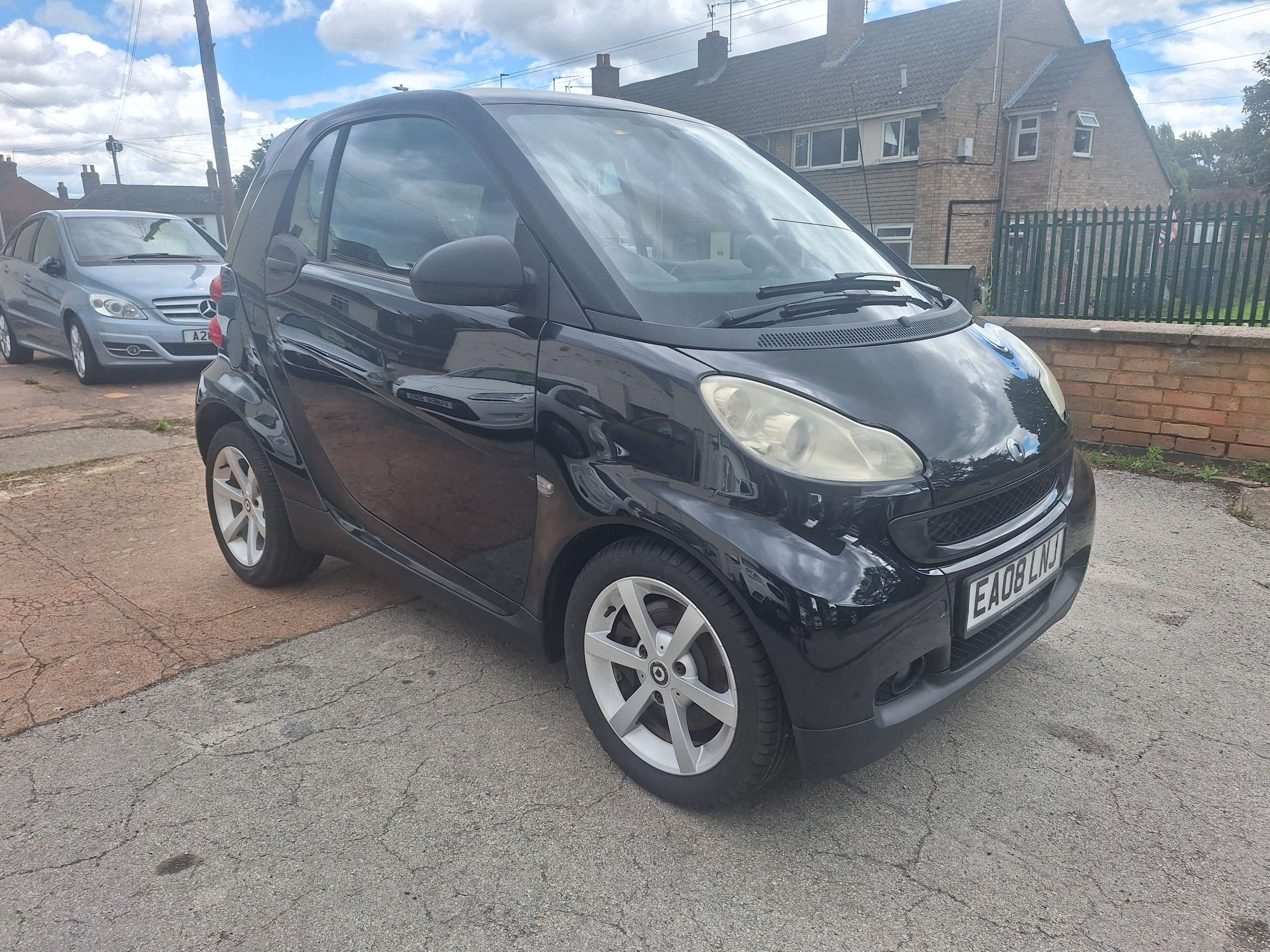 A 2008 SMART FORTWO 1.0 Pulse Coupe 2dr Petrol Auto Euro 4 (71 bhp) A 2008 SMART FORTWO 1.0 Pulse Coupe 2dr Petrol Auto Euro 4 (71 bhp)