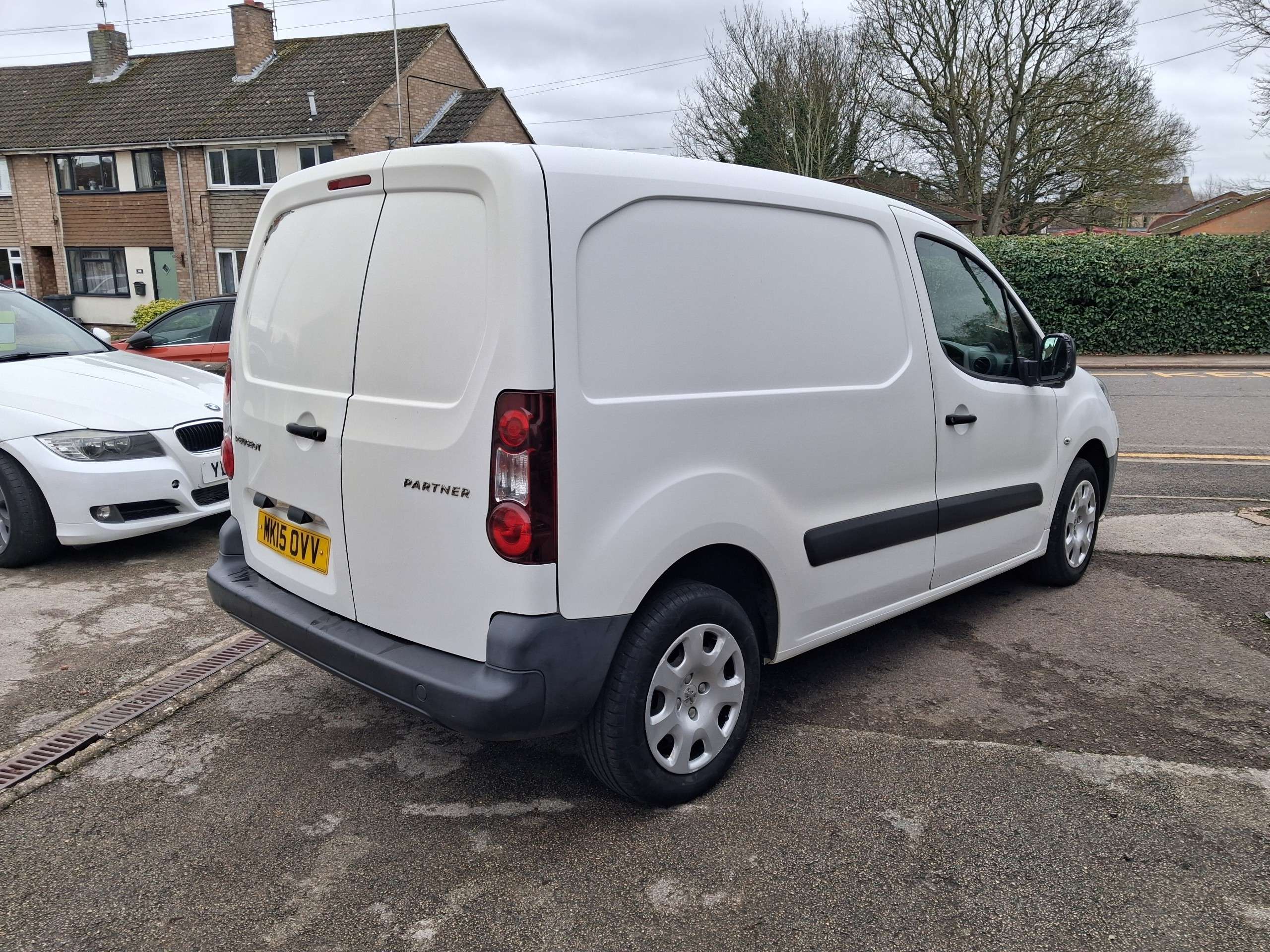A 2015 PEUGEOT PARTNER 1.6 HDi 850 S Panel Van 4dr Diesel Manual L1 (138 g/km, 90 bhp) A 2015 PEUGEOT PARTNER 1.6 HDi 850 S Panel Van 4dr Diesel Manual L1 (138 g/km, 90 bhp)