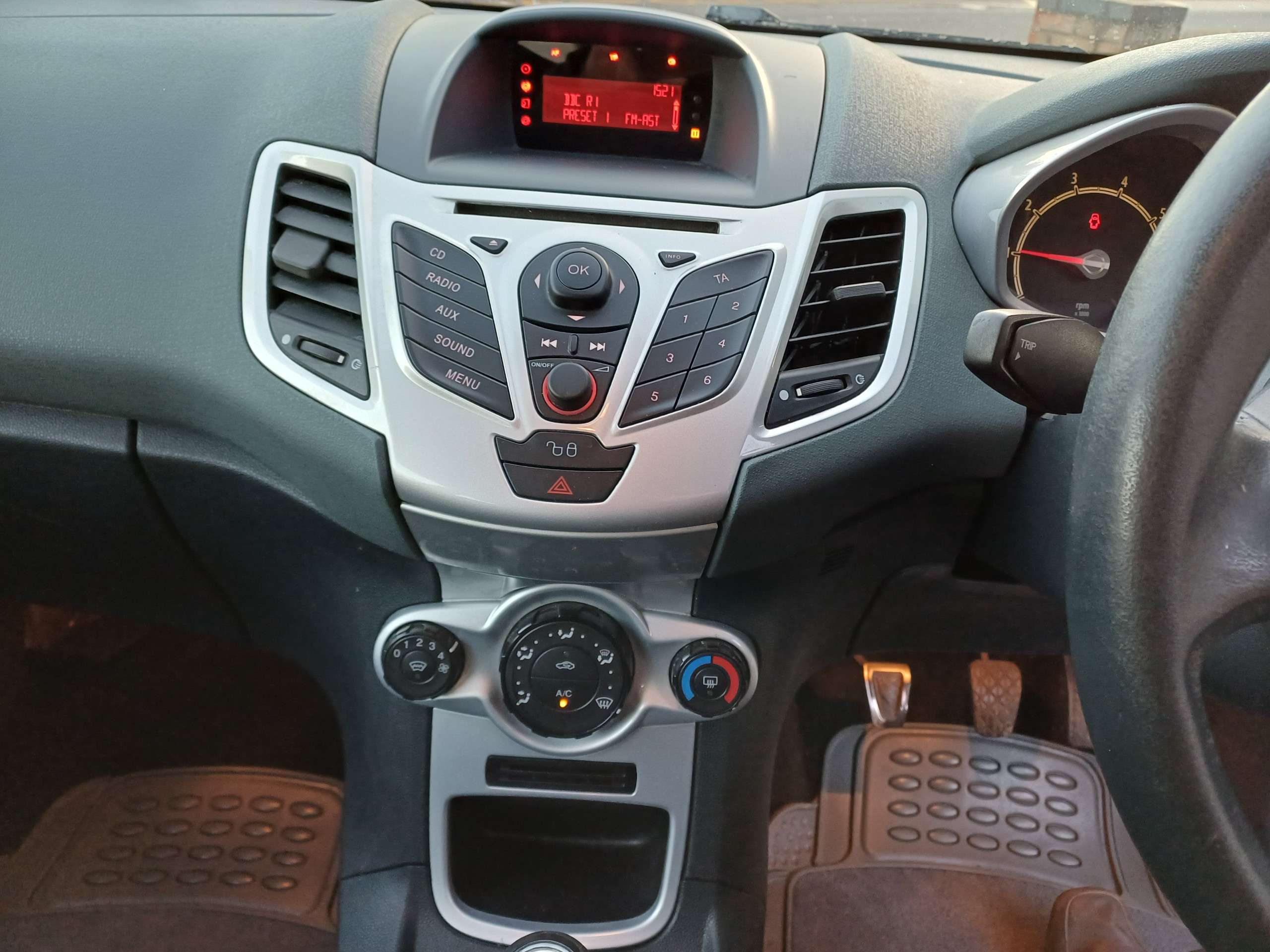 2009 FORD FIESTA 2009 FORD FIESTA