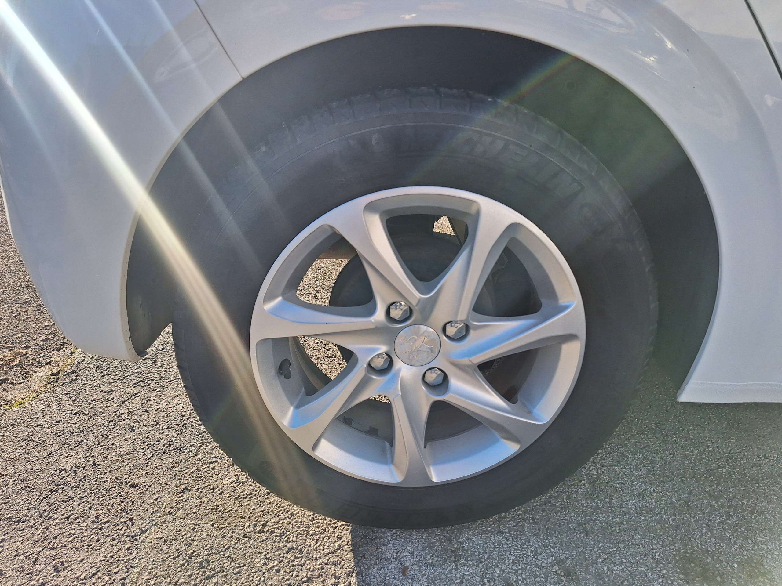 2015 PEUGEOT 208 2015 PEUGEOT 208