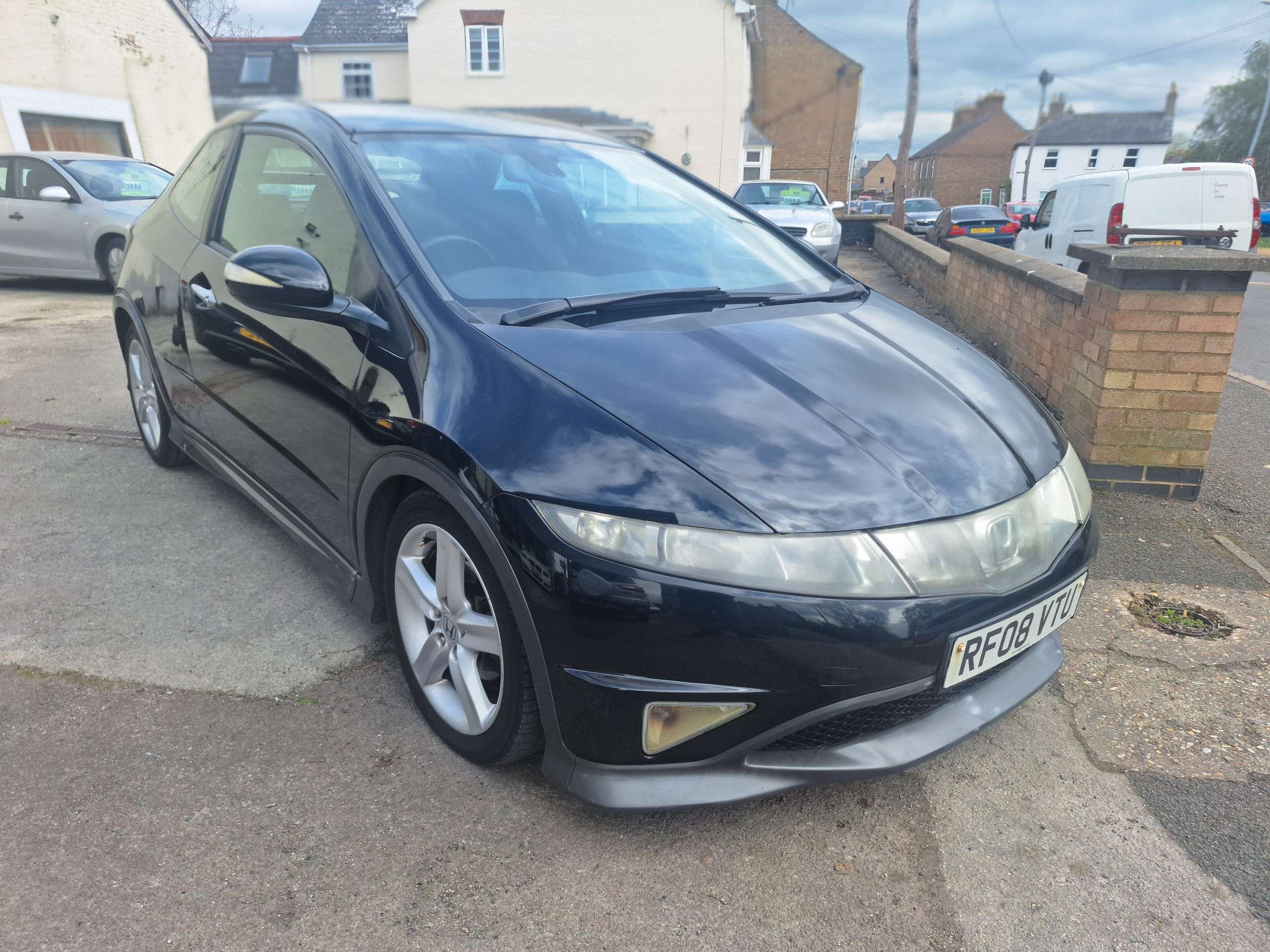 A 2008 HONDA CIVIC 1.8 i-VTEC Type S GT Hatchback 3dr Petrol Manual (156 g/km, 138 bhp) A 2008 HONDA CIVIC 1.8 i-VTEC Type S GT Hatchback 3dr Petrol Manual (156 g/km, 138 bhp)